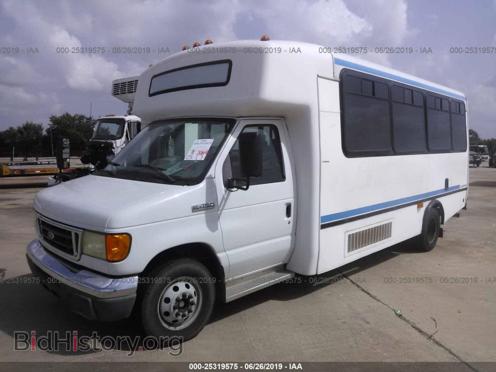 2006 FORD ECONOLINE - VIN: 1FDXE45P76DA85719 - Фото 2
