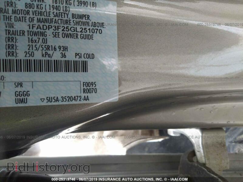 2016 Ford FOCUS (VIN 1FADP3F25GL251070) — photo 9 of 10