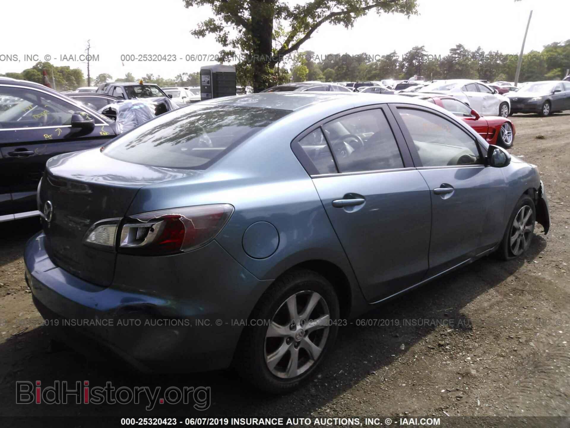 2011 MAZDA 3 - VIN: JM1BL1VG1B1462673 - Фото 4