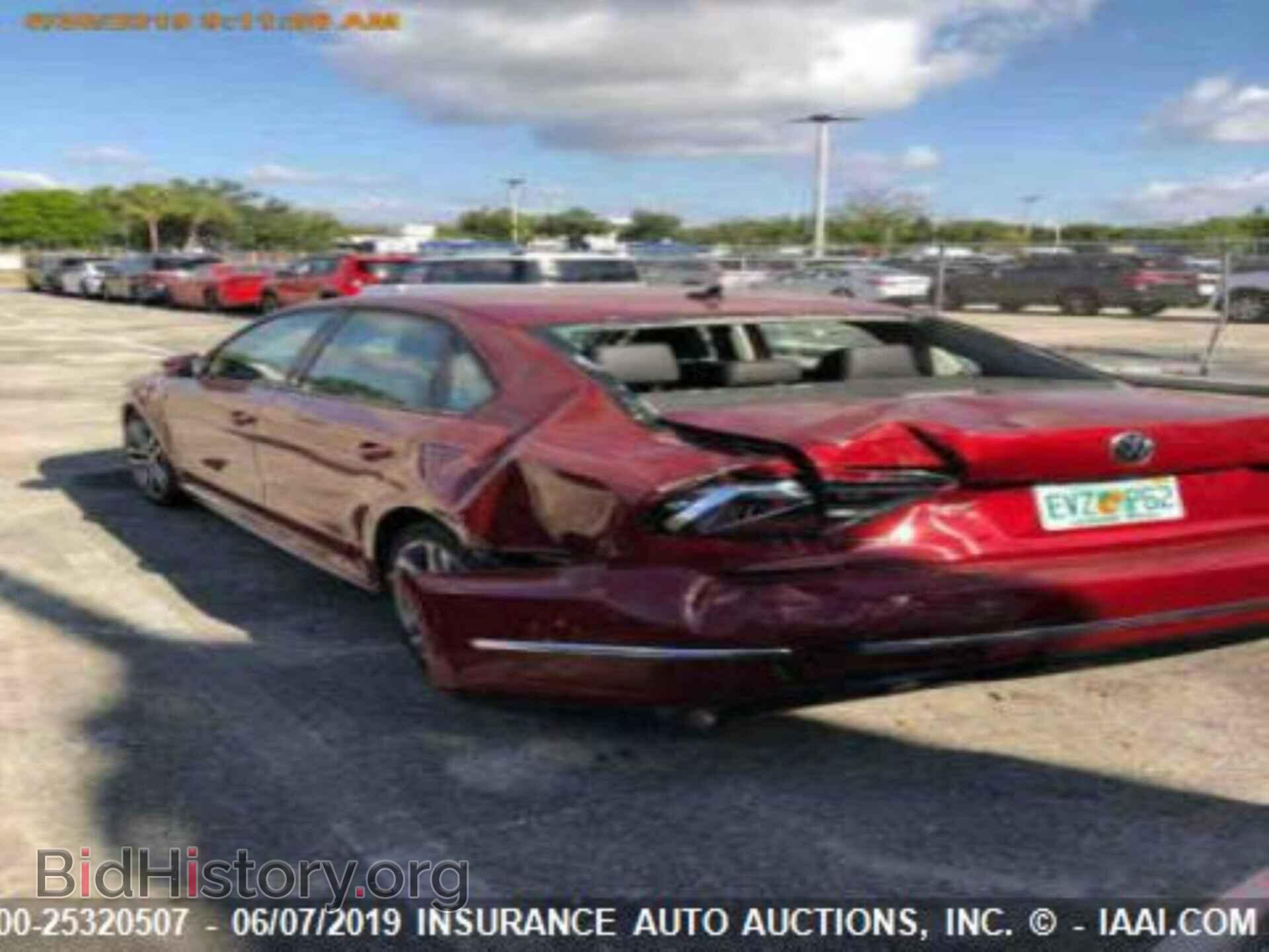 2018 VOLKSWAGEN PASSAT - VIN: 1VWAA7A36JC000133 - Фото 3