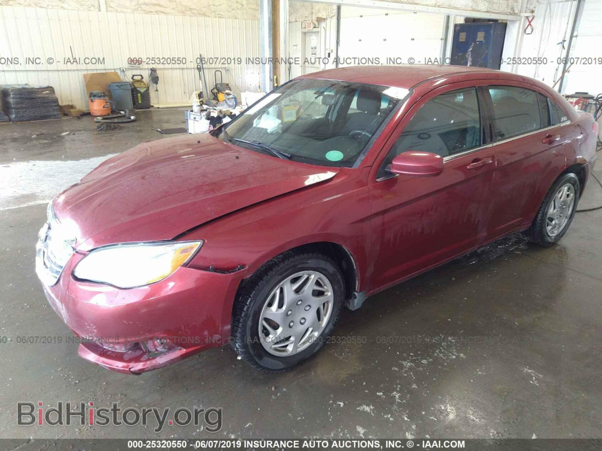 2012 CHRYSLER 200 - VIN: 1C3CCBAG0CN236333 - Фото 2
