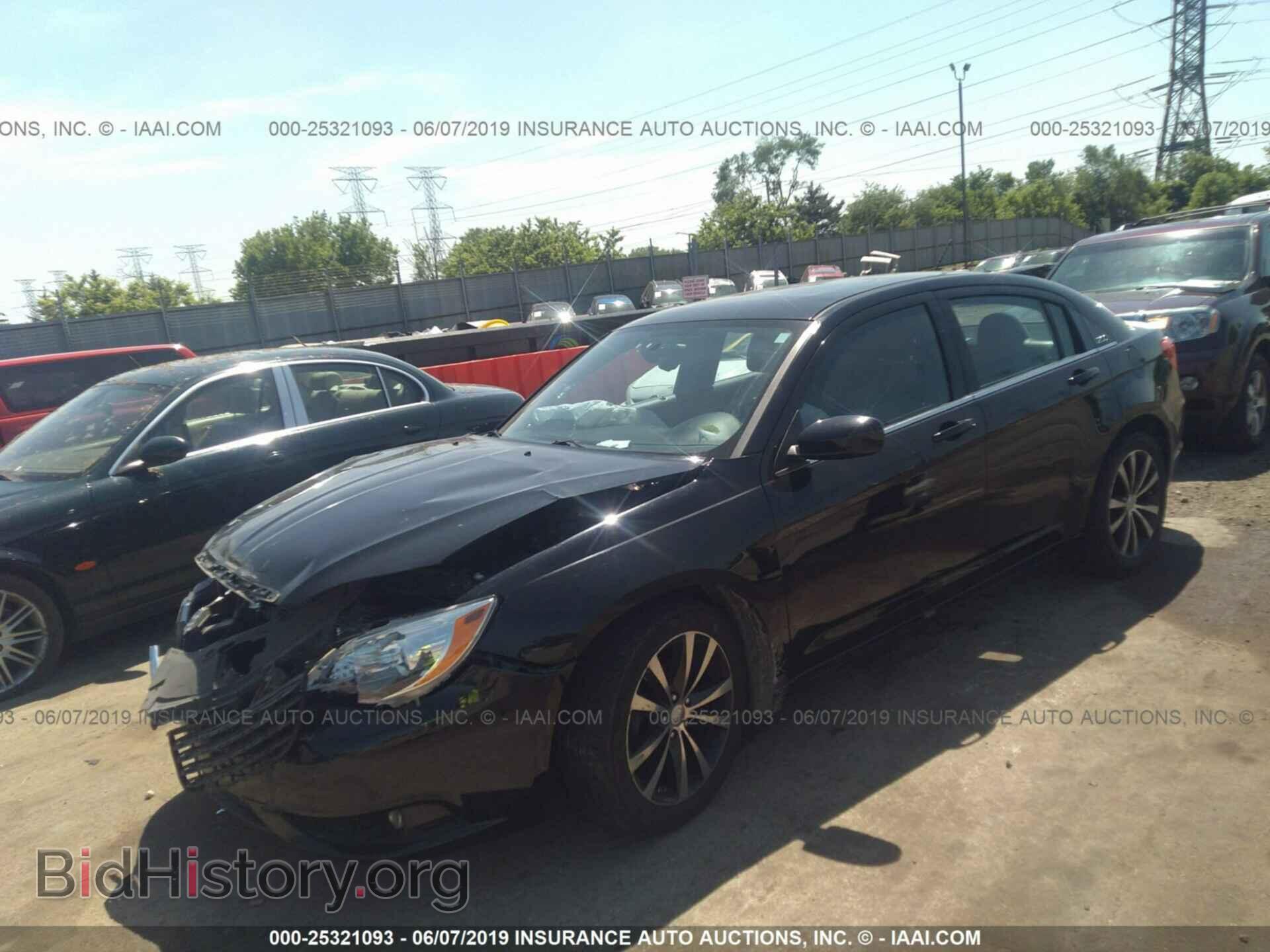 2014 CHRYSLER 200 - VIN: 1C3CCBCG8EN156598 - Фото 2