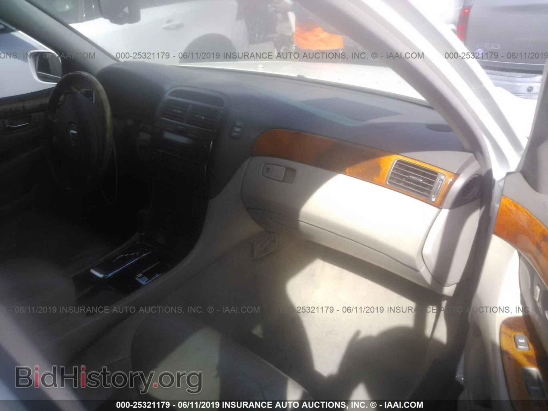 2001 LEXUS LS - VIN: JTHBN30FX10004105 - Фото 5