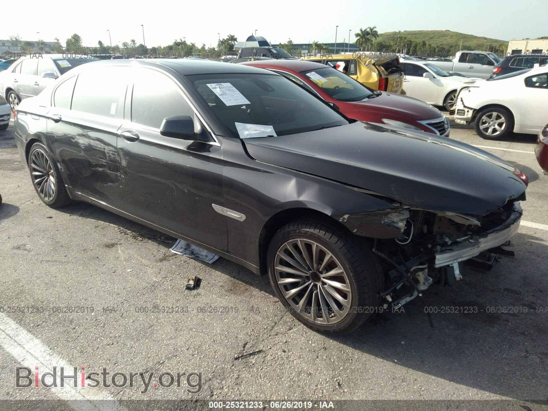 Photo WBAKB4C54CC576160 - BMW 740 2012