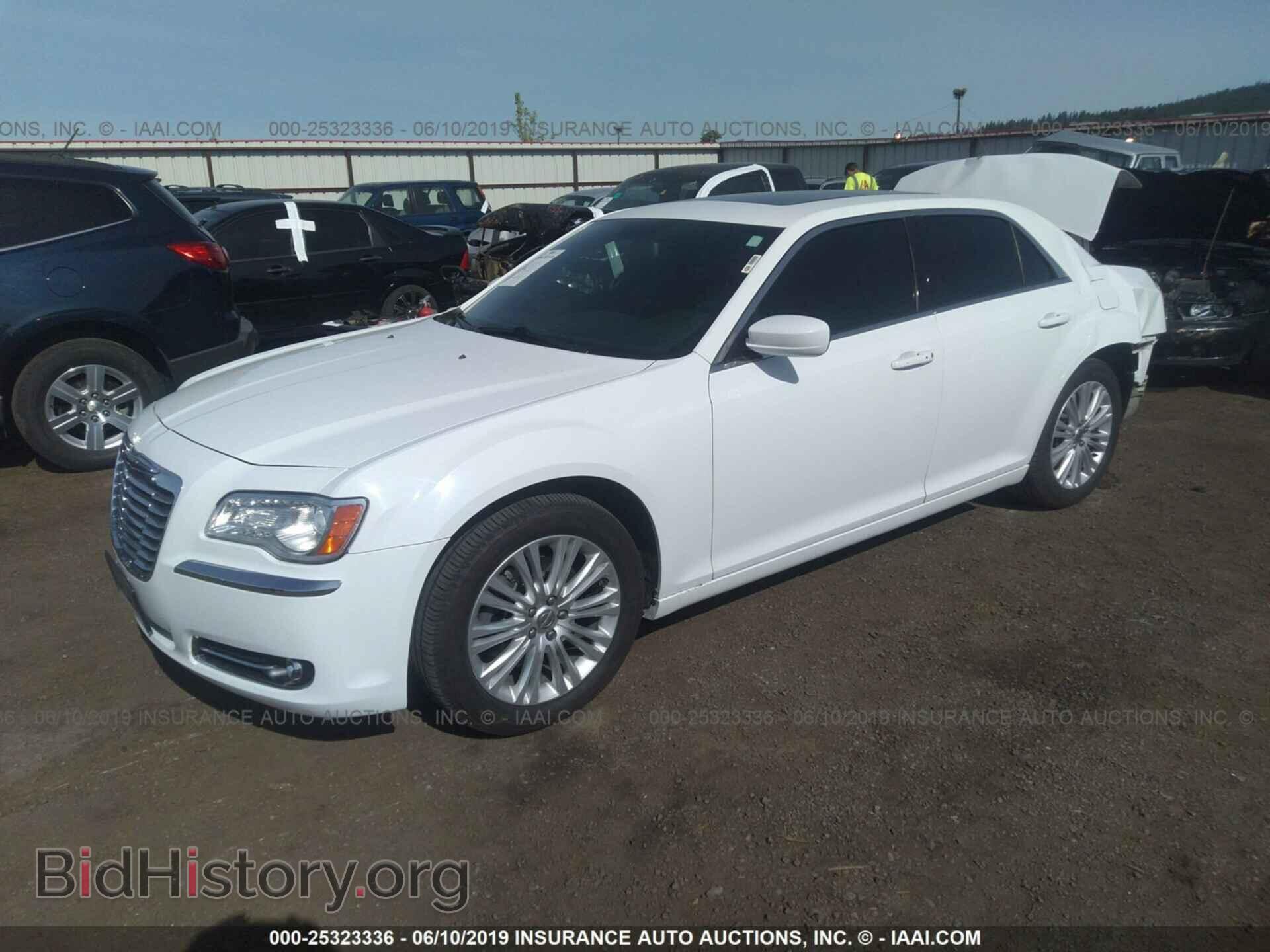 2014 CHRYSLER 300 - VIN: 2C3CCARGXEH301831 - Photo 2