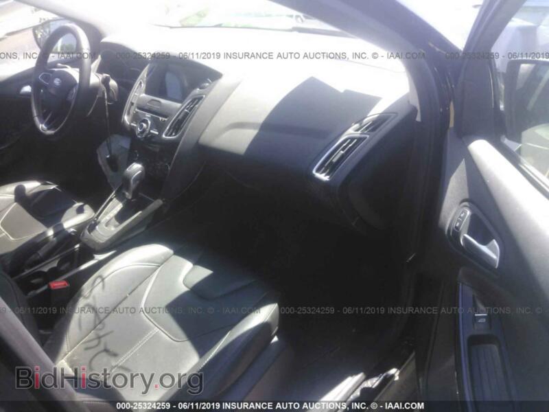 2016 Ford FOCUS (VIN 1FADP3J2XGL211672) — photo 5 of 10