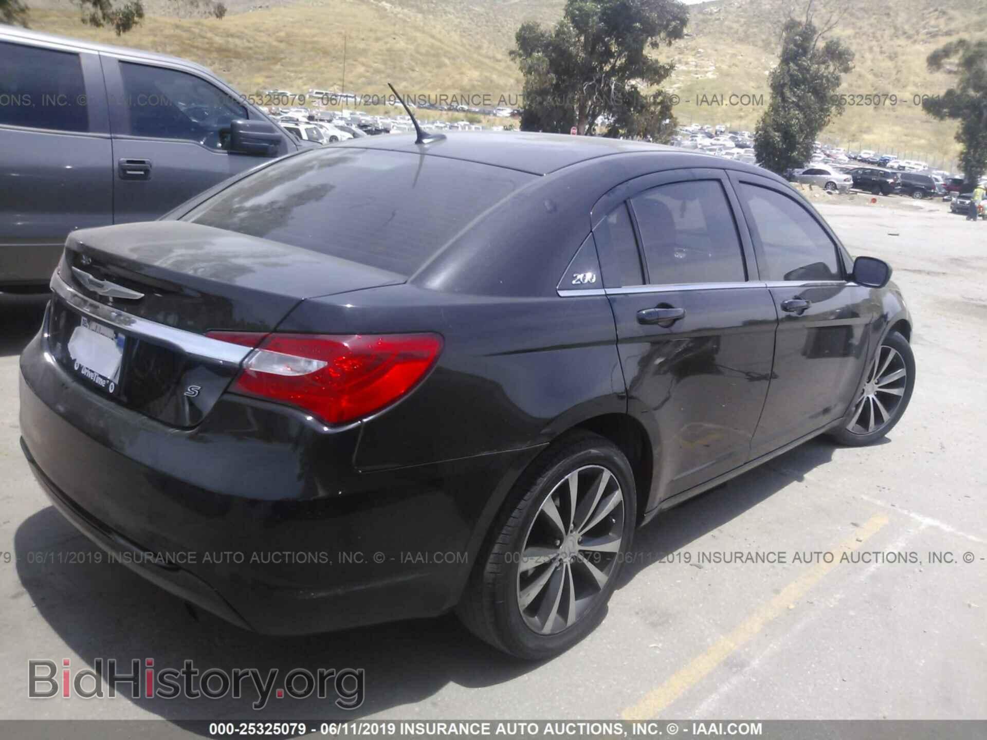 2013 CHRYSLER 200 - VIN: 1C3CCBBB1DN512796 - Фото 4