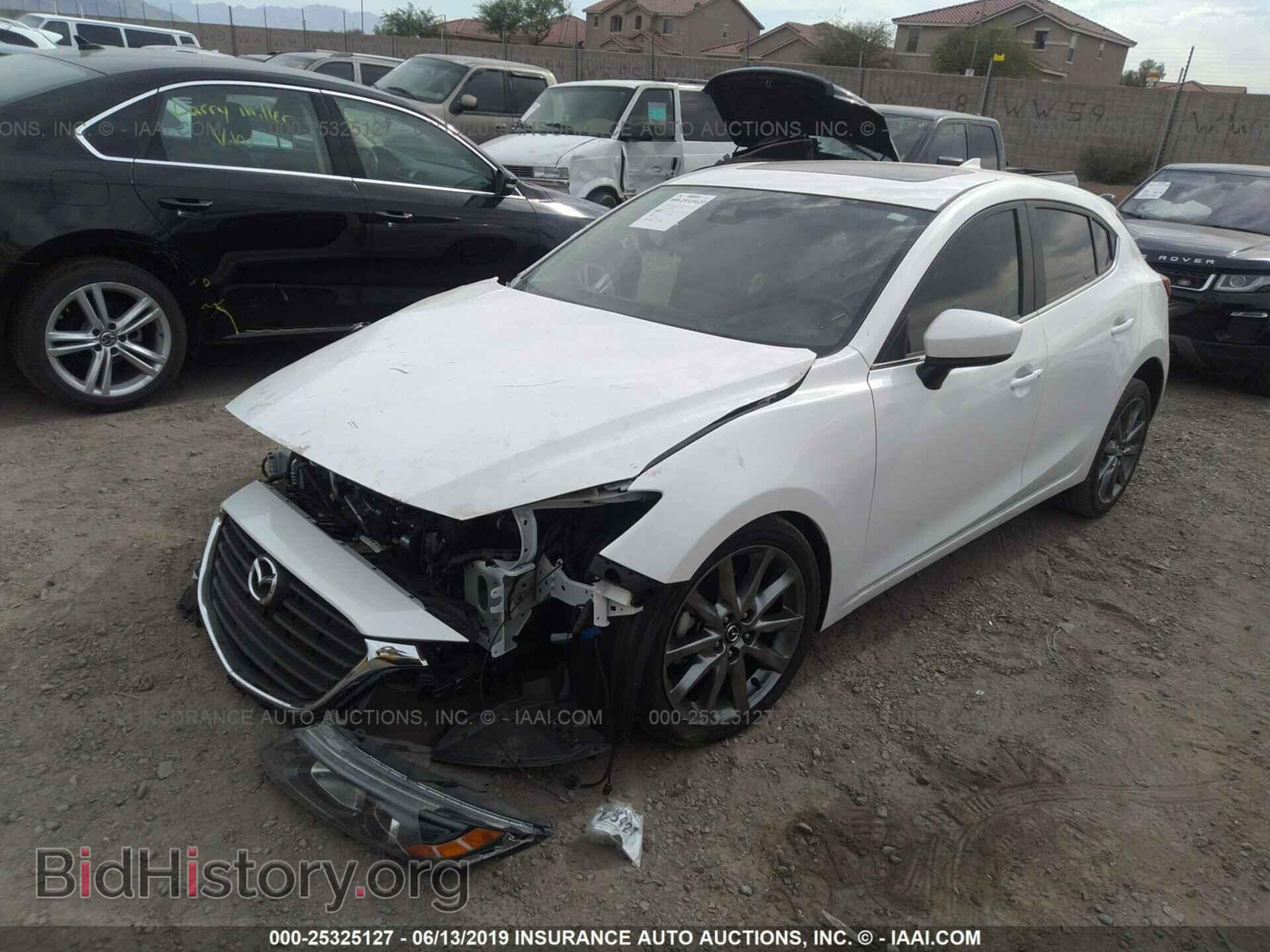 2018 MAZDA 3 - VIN: 3MZBN1L36JM263014 - Фото 2