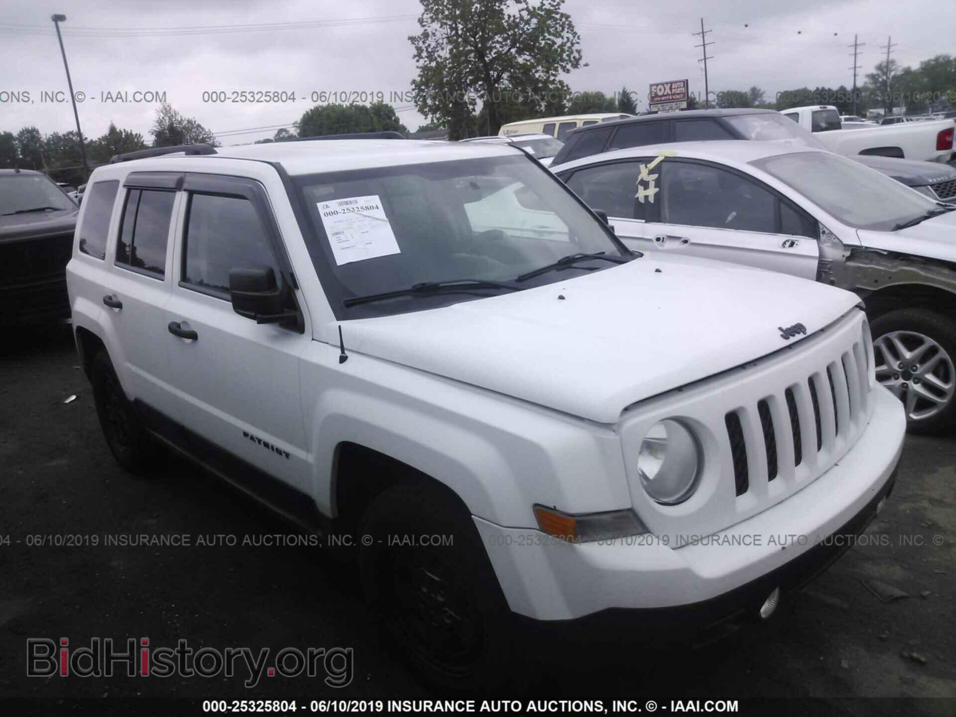 Photo 1J4NT1GA3BD192800 - JEEP PATRIOT 2011