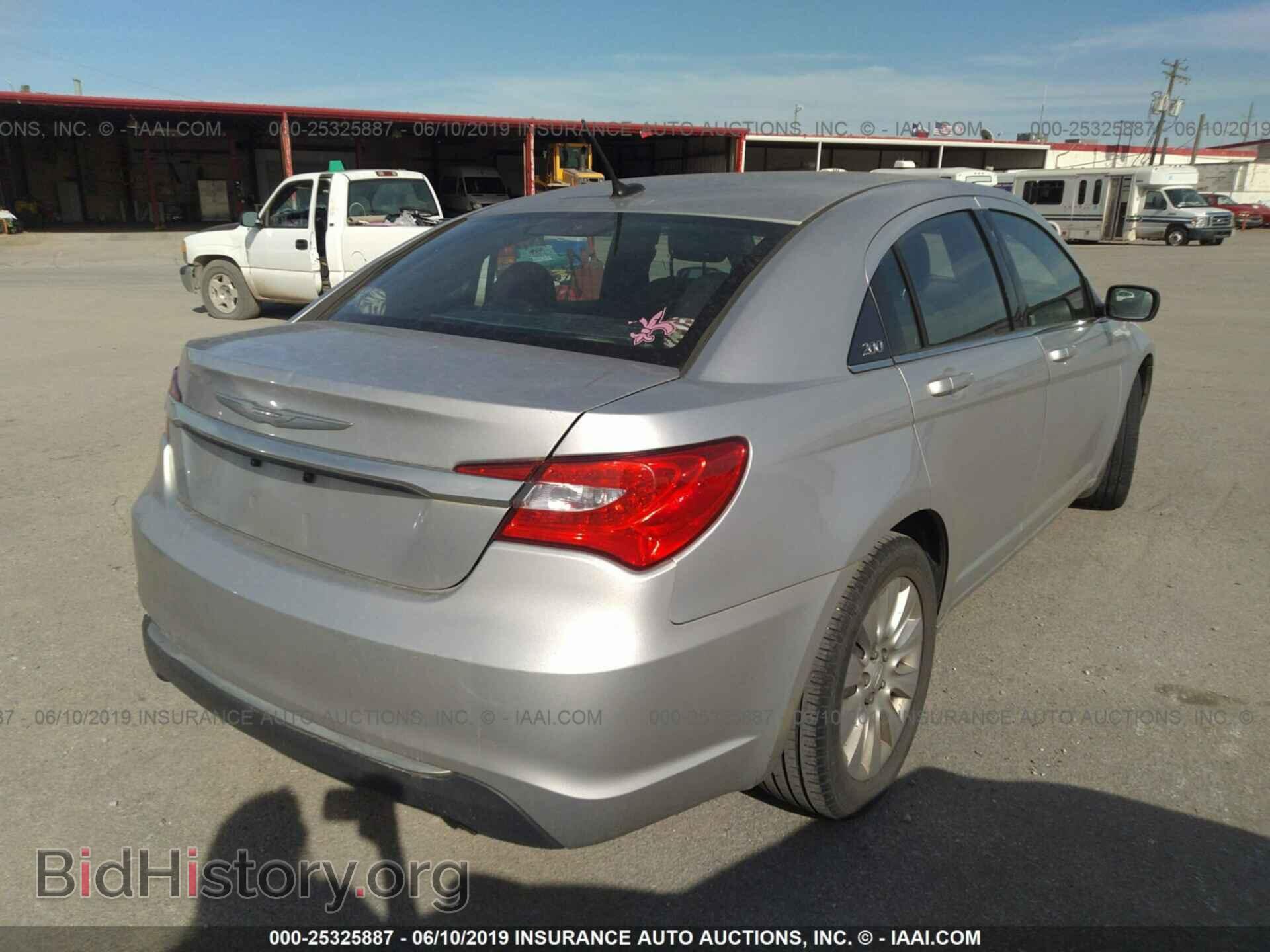 2012 CHRYSLER 200 - VIN: 1C3CCBAB0CN223375 - Фото 4