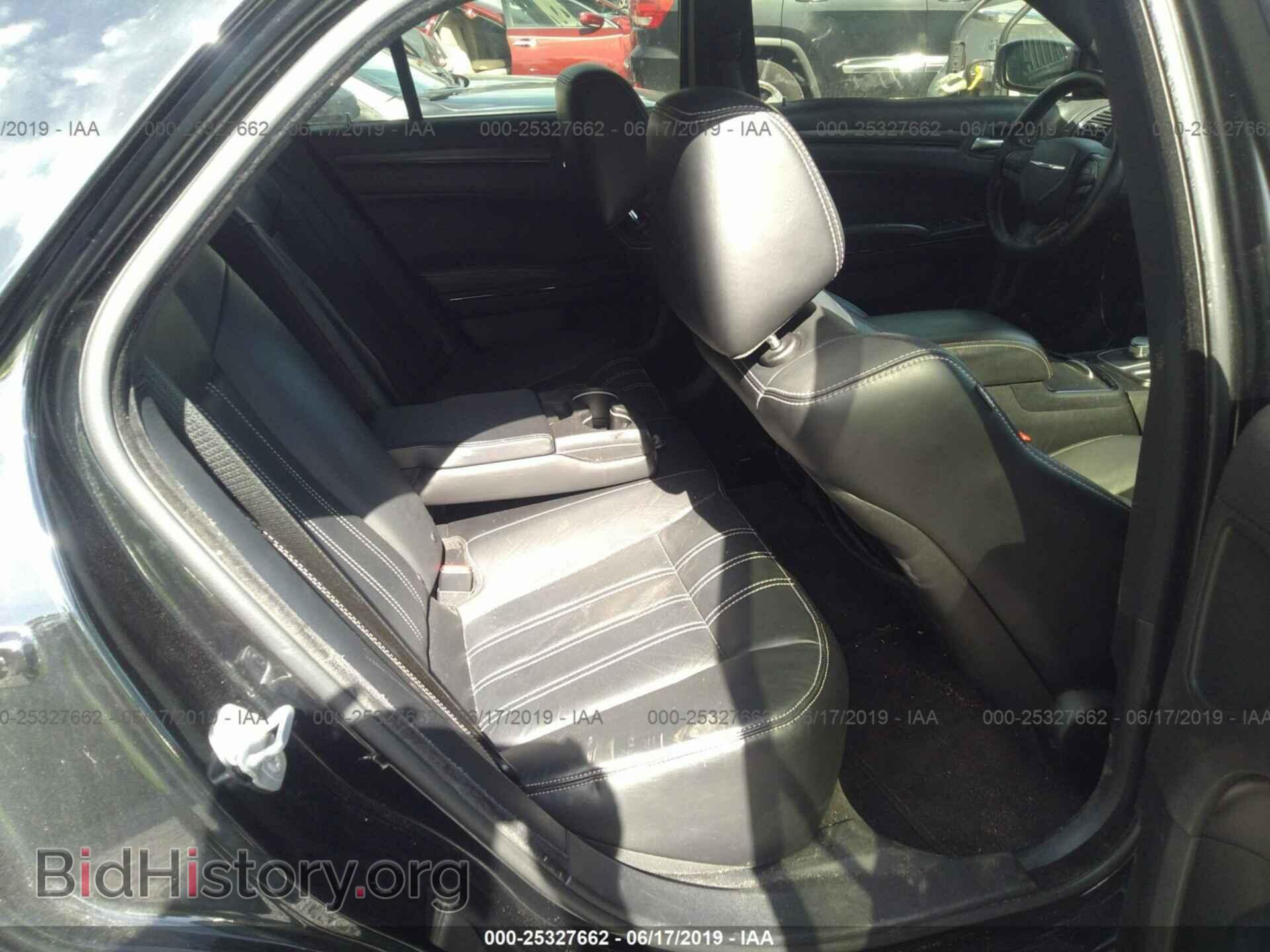 2015 CHRYSLER 300 - VIN: 2C3CCABT2FH766953 - Photo 8