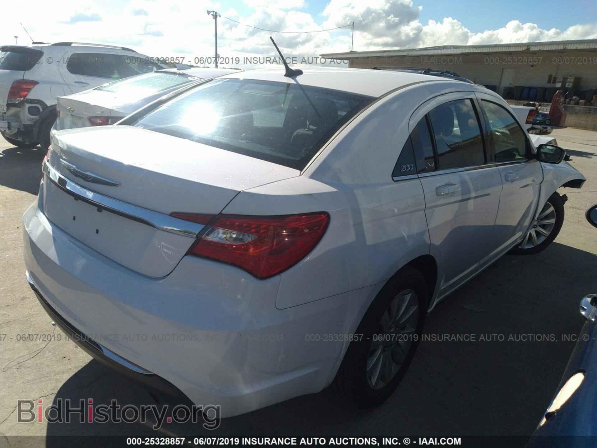 2014 CHRYSLER 200 - VIN: 1C3CCBBB7EN112131 - Photo 4