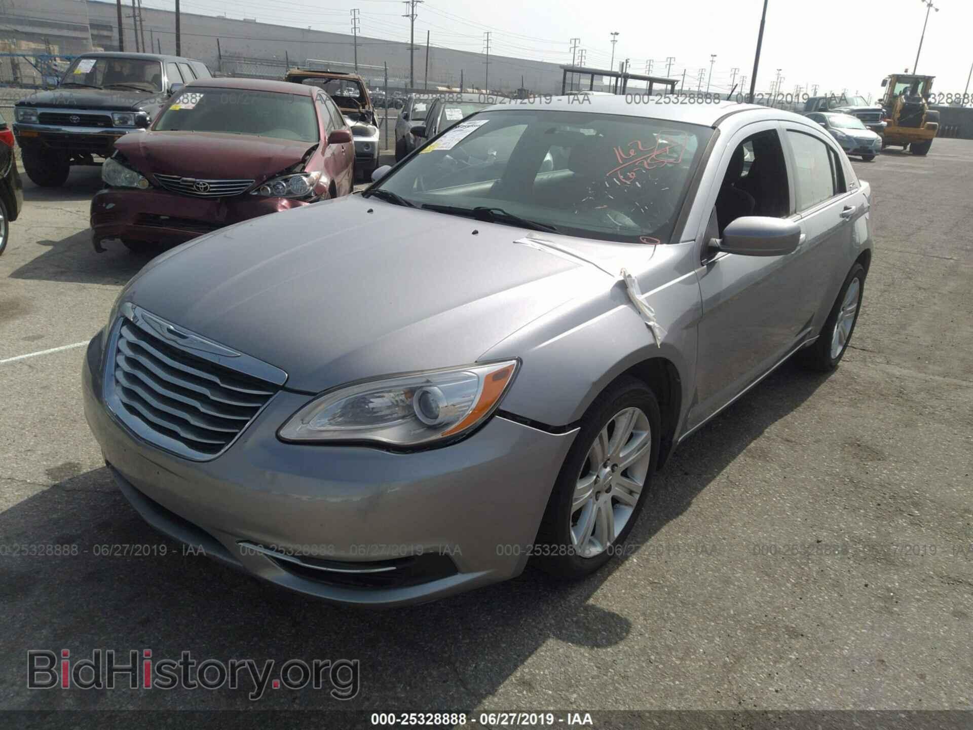 2013 CHRYSLER 200 - VIN: 1C3CCBBB7DN695461 - Photo 2