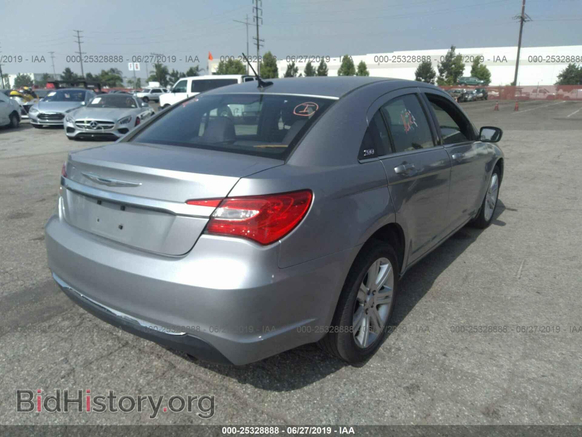 2013 CHRYSLER 200 - VIN: 1C3CCBBB7DN695461 - Photo 4