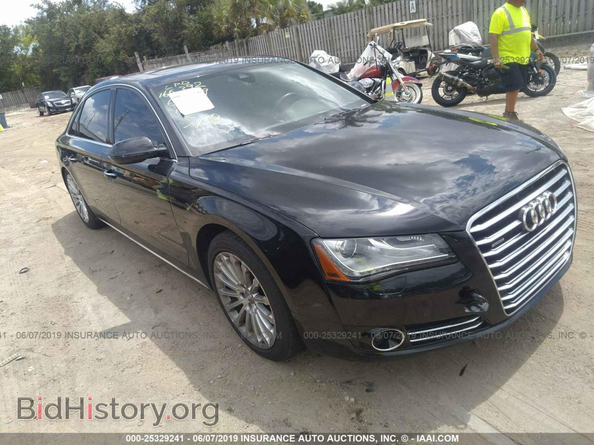 Photo WAUR2AFD9DN028760 - AUDI A8 2013