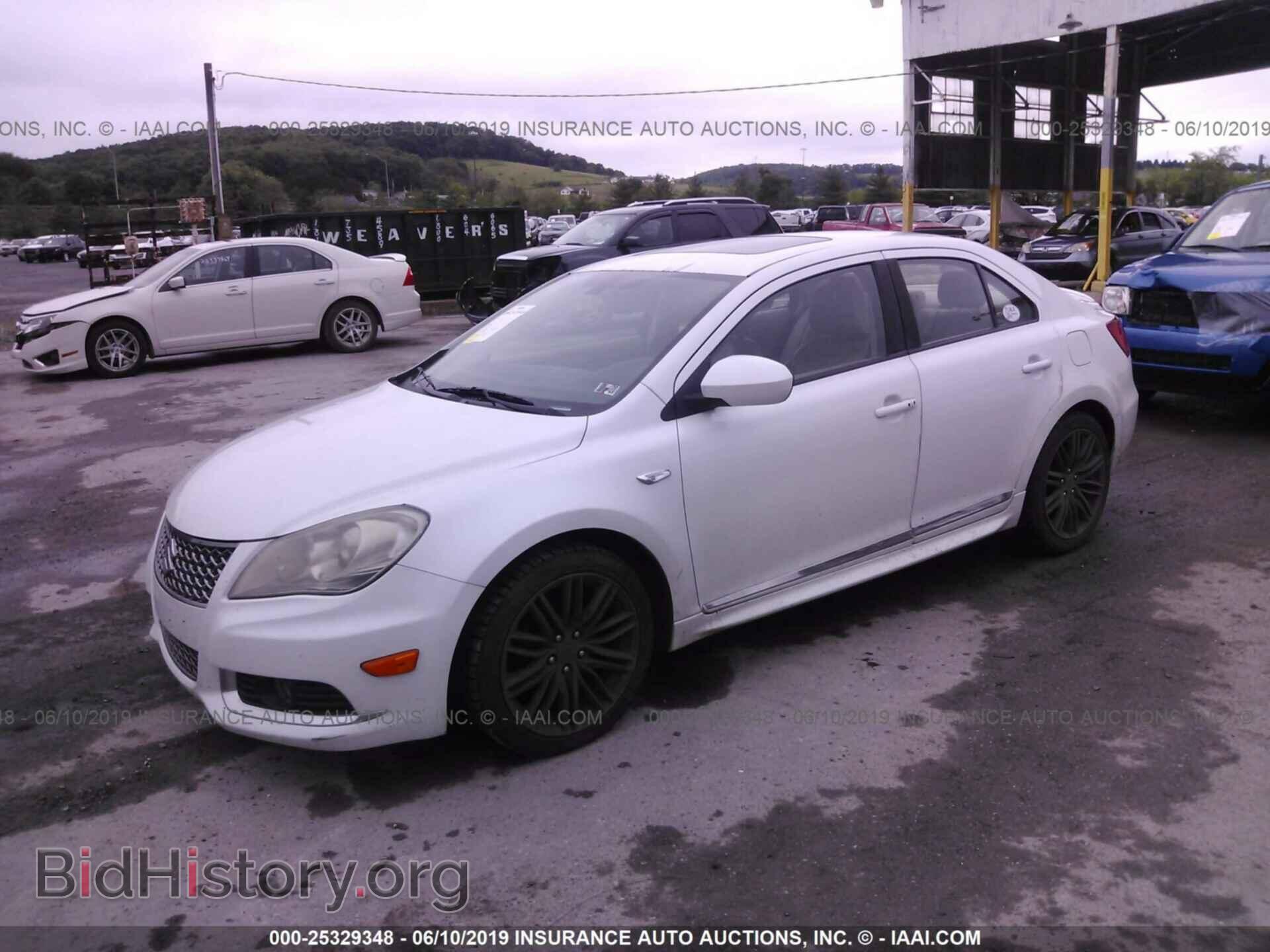 2011 SUZUKI KIZASHI - VIN: JS2RE9A81B6110532 - Фото 2