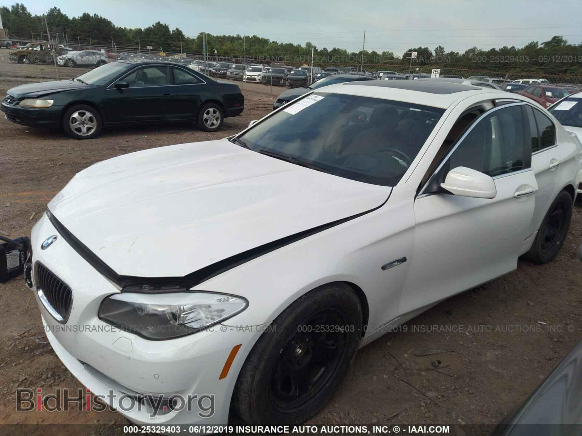 2013 BMW 528 - VIN: WBAXG5C55DDY31357 - Фото 2