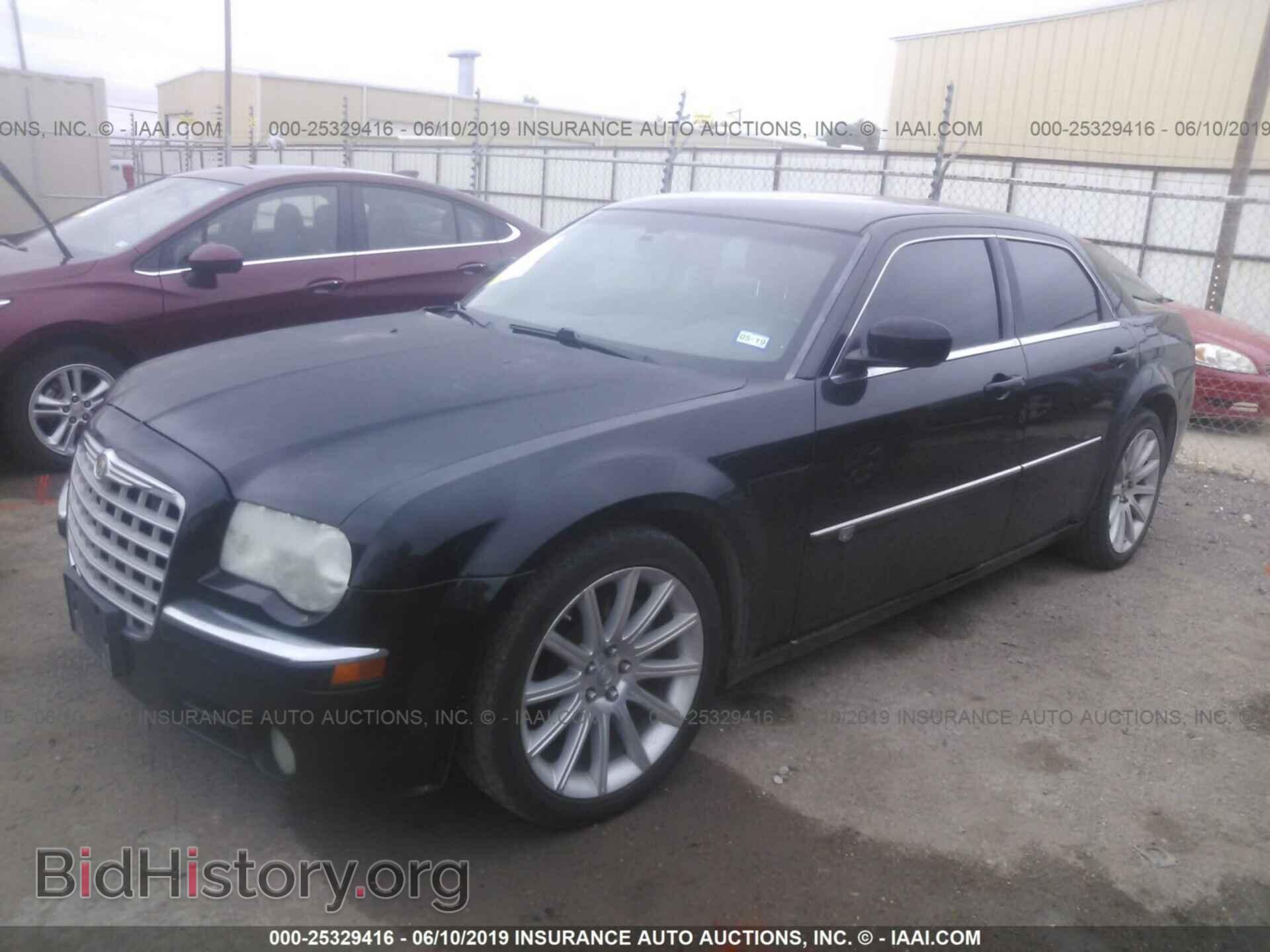 2008 CHRYSLER 300C - VIN: 2C3LA63H48H124900 - Фото 2