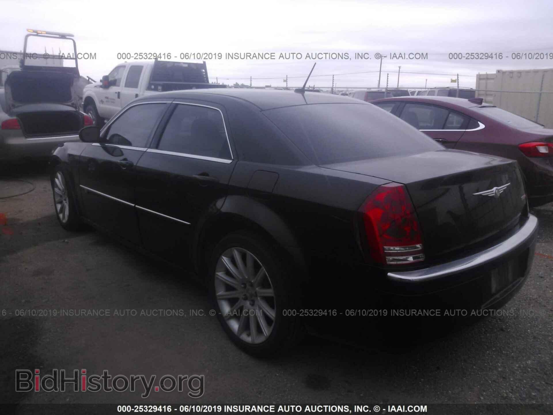 2008 CHRYSLER 300C - VIN: 2C3LA63H48H124900 - Фото 3