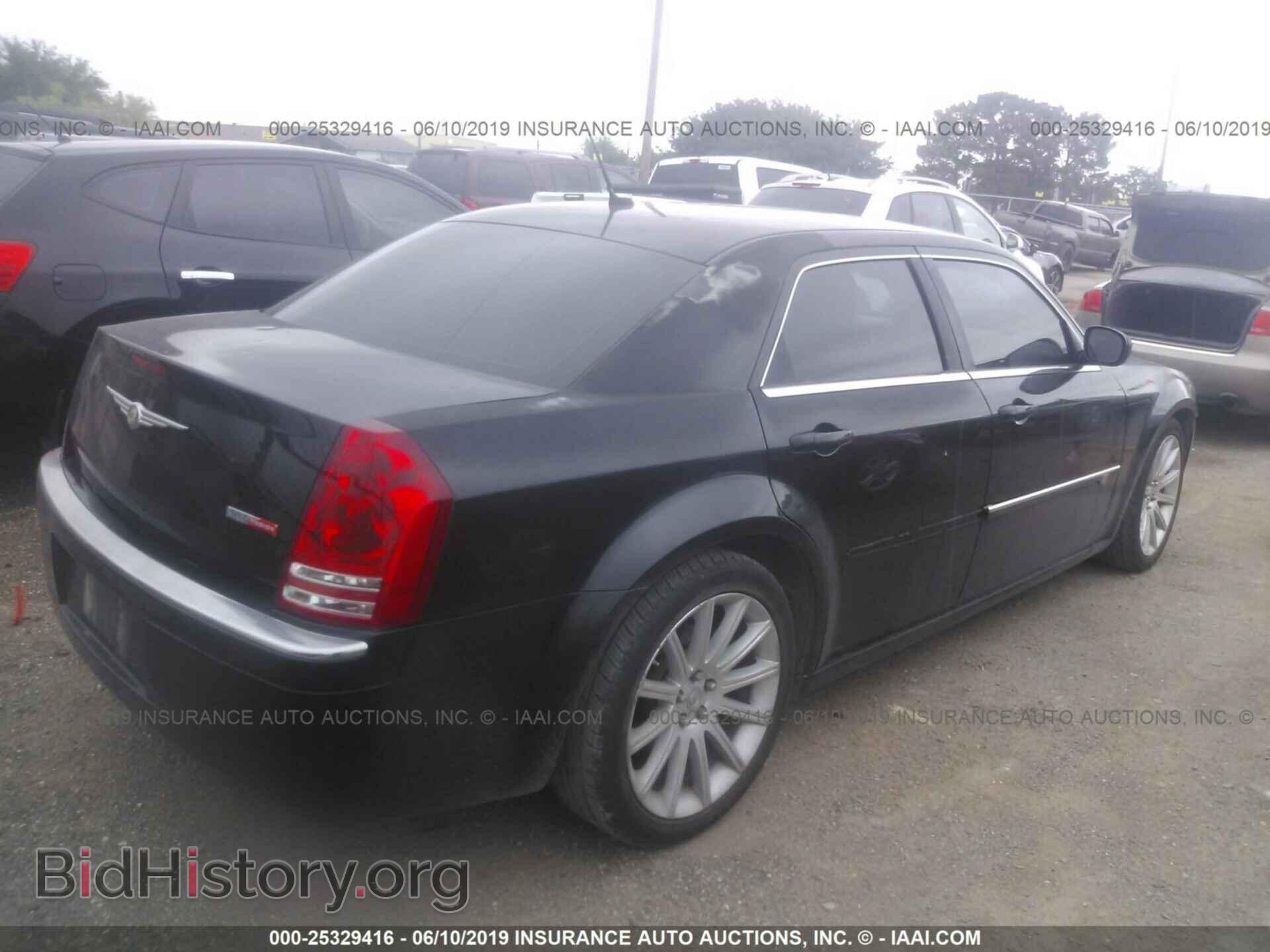 2008 CHRYSLER 300C - VIN: 2C3LA63H48H124900 - Фото 4
