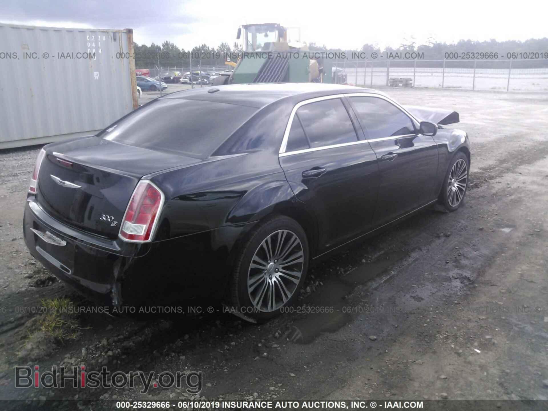 2013 CHRYSLER 300 - VIN: 2C3CCABG4DH532670 - Фото 4