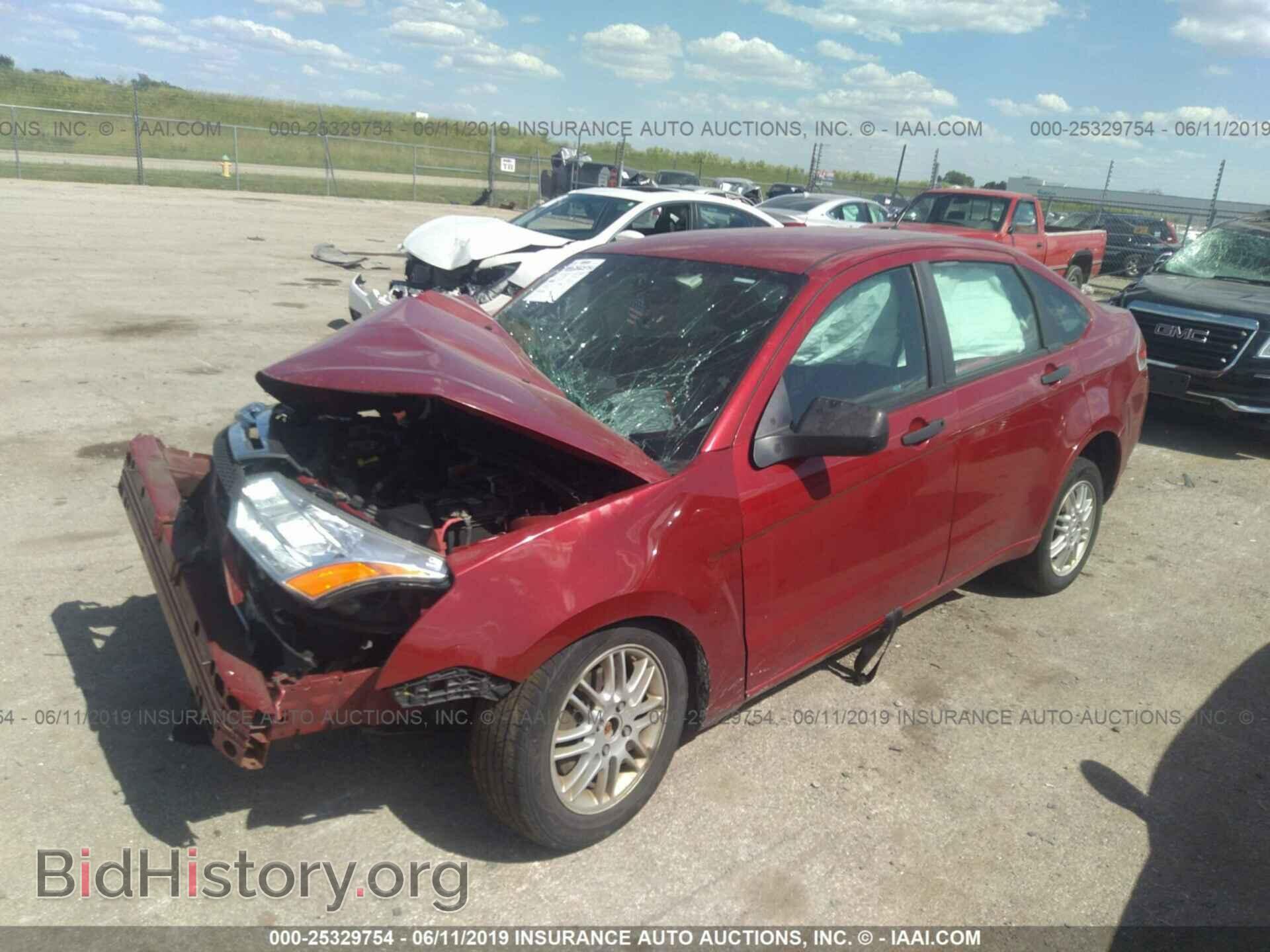 2011 FORD FOCUS - VIN: 1FAHP3FN1BW187869 - Фото 2