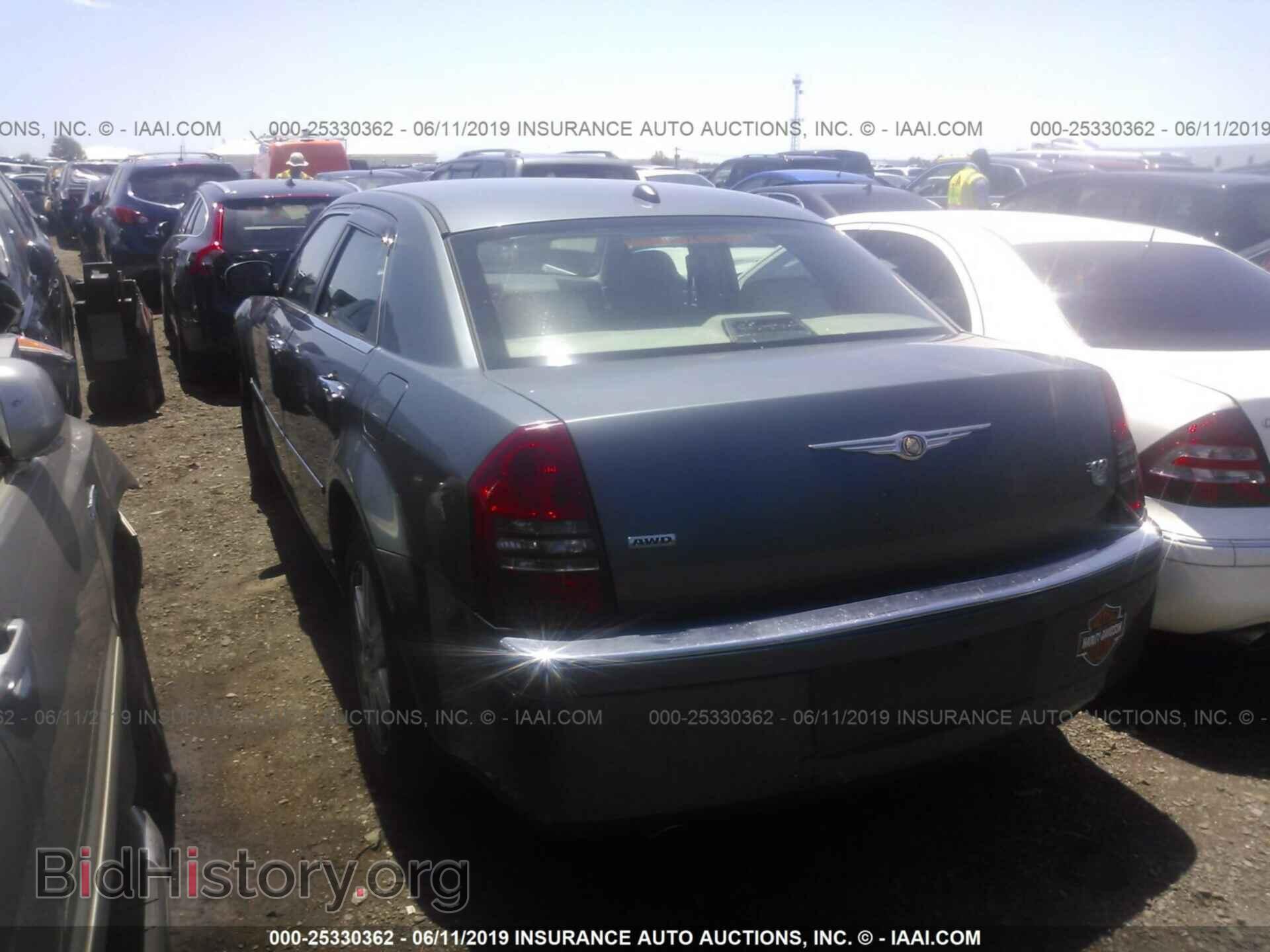2006 CHRYSLER 300C - VIN: 2C3KK63H26H100861 - Фото 3