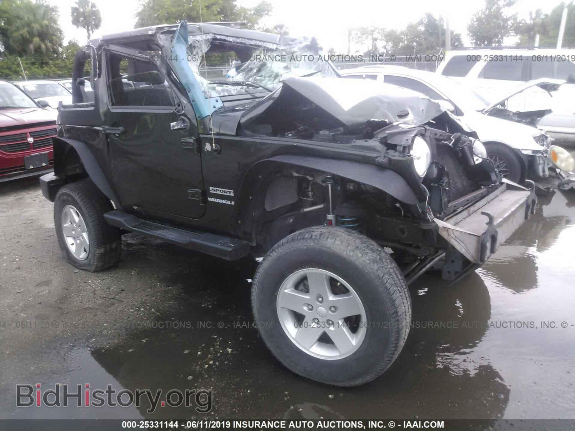 Фотография 1J4AA2D17AL173623 - JEEP WRANGLER 2010