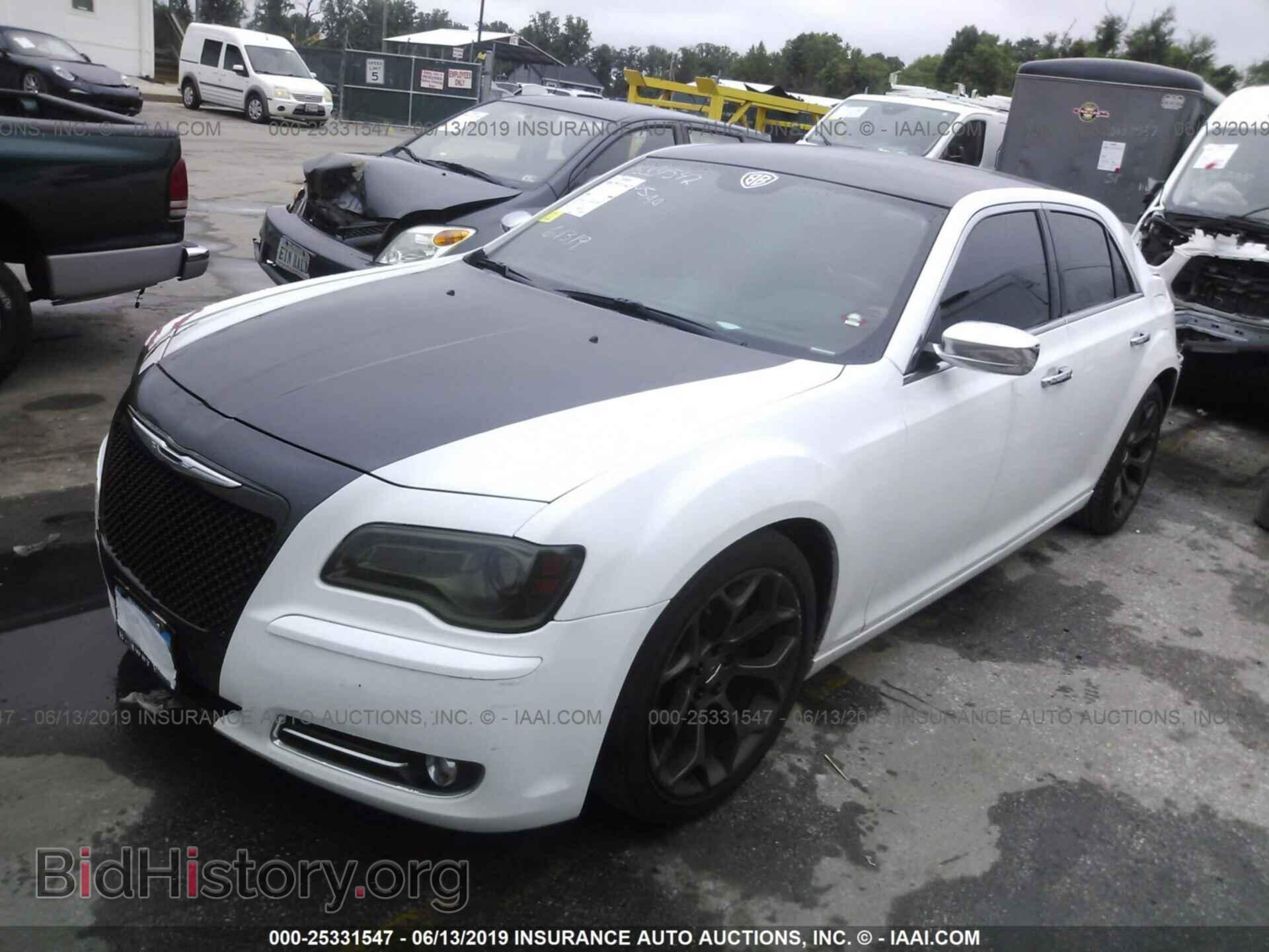 2014 CHRYSLER 300C - VIN: 2C3CCAET0EH117825 - Photo 2