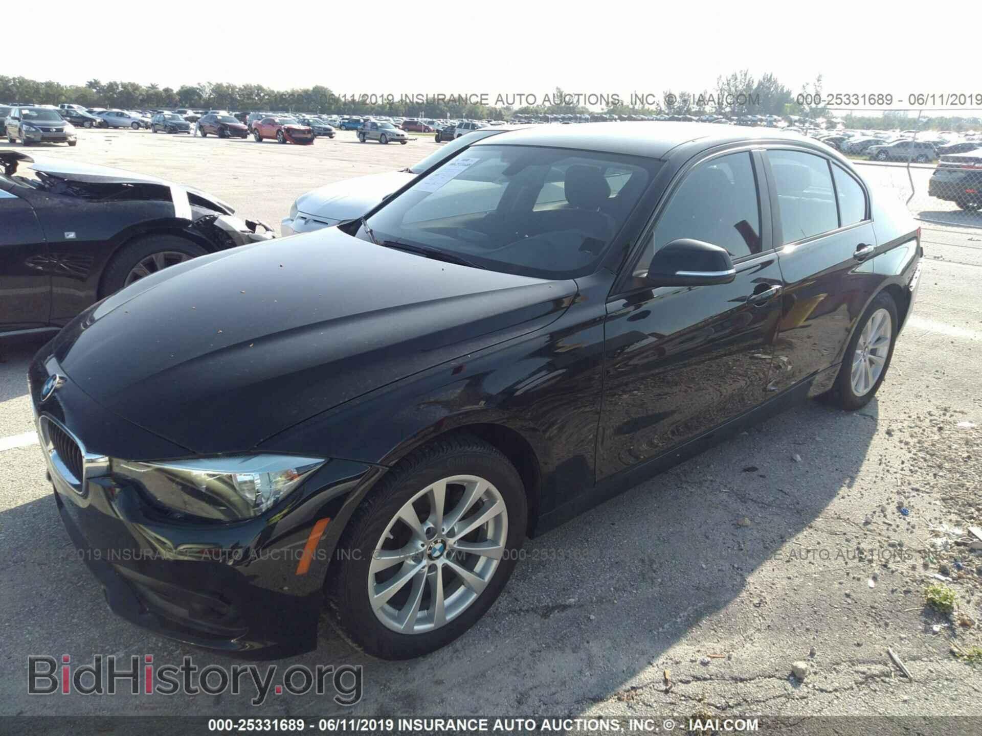 2017 BMW 320 - VIN: WBA8E1G55HNU13846 - Фото 2