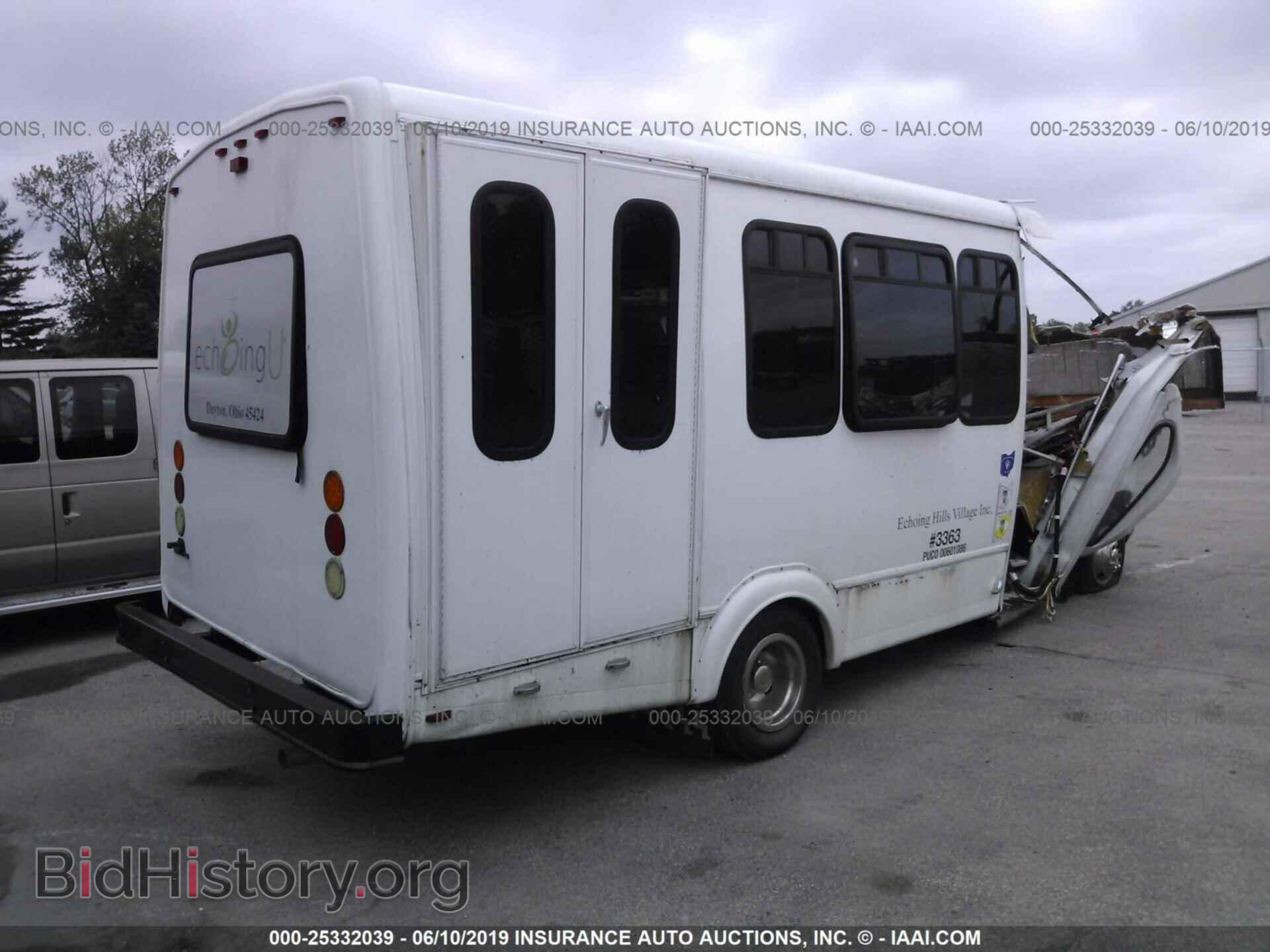 2011 FORD ECONOLINE - VIN: 1FDEE3FS6BDA27132 - Фото 4