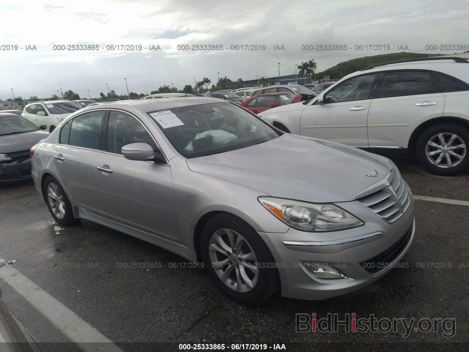 Photo KMHGC4DD2DU242664 - HYUNDAI GENESIS 2013