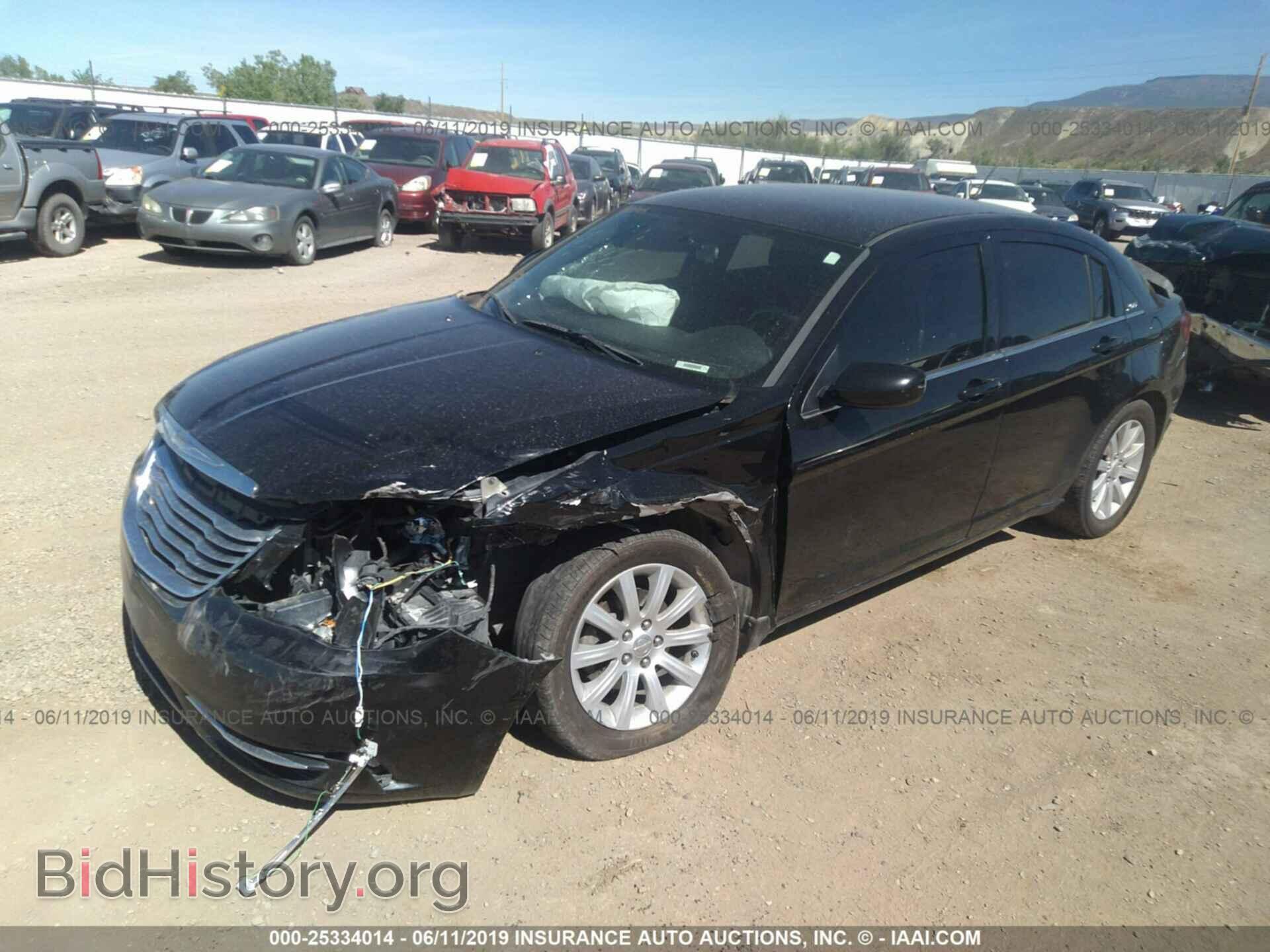 2013 CHRYSLER 200 - VIN: 1C3CCBBG6DN531811 - Photo 2