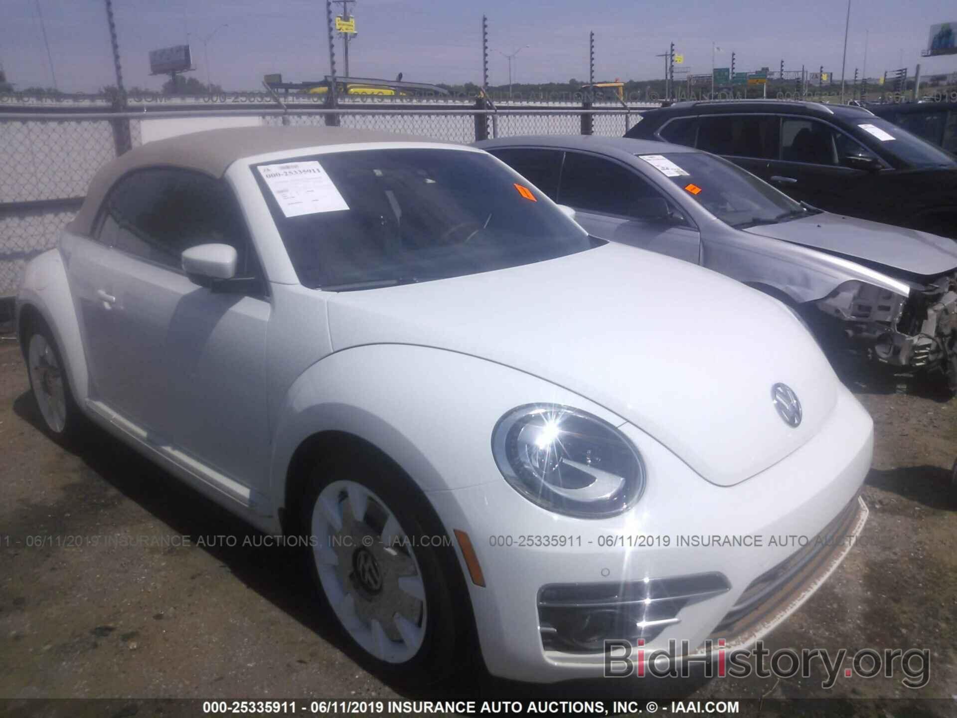 Photo 3VW5DAAT9KM504665 - VOLKSWAGEN BEETLE 2019