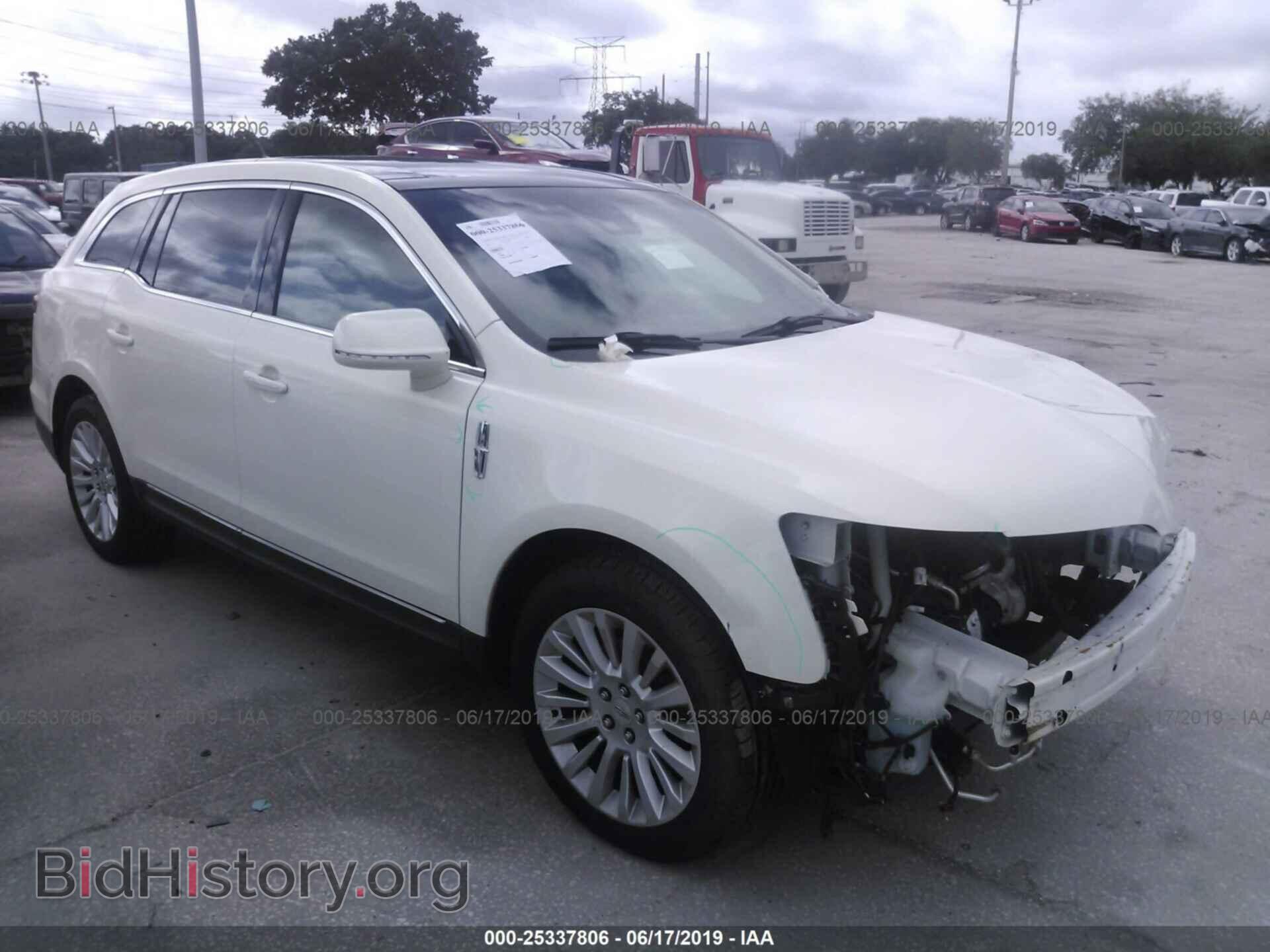 Photo 2LMHJ5AT6CBL52959 - LINCOLN MKT 2012