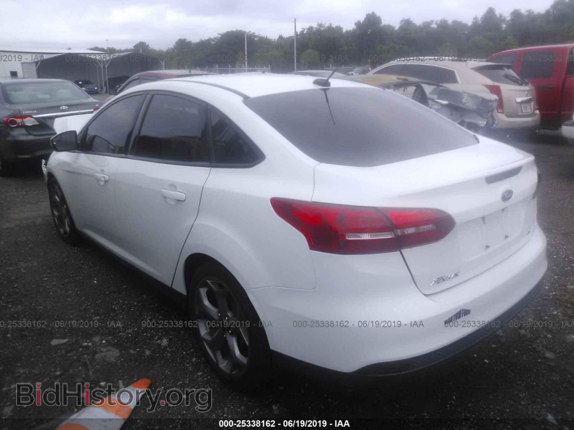 2017 FORD FOCUS - VIN: 1FADP3F25HL232228 - Фото 3