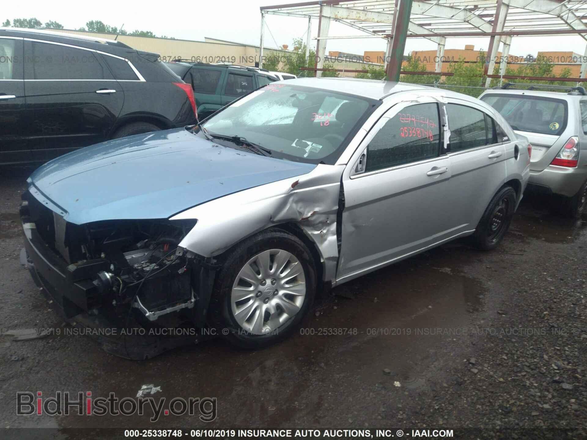 2012 CHRYSLER 200 - VIN: 1C3CCBAB4CN282641 - Фото 2