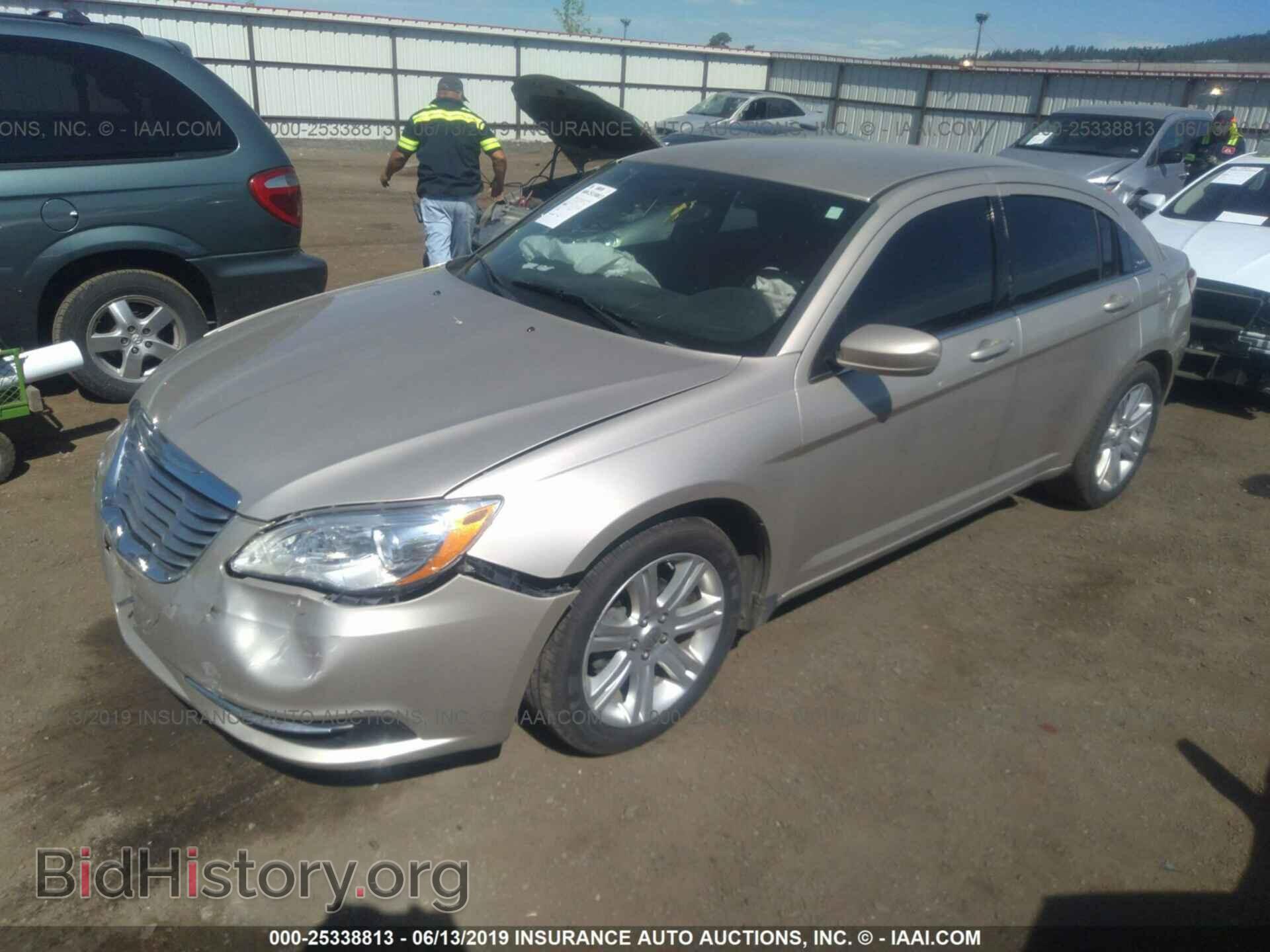 2013 CHRYSLER 200 - VIN: 1C3CCBBB0DN734407 - Photo 2