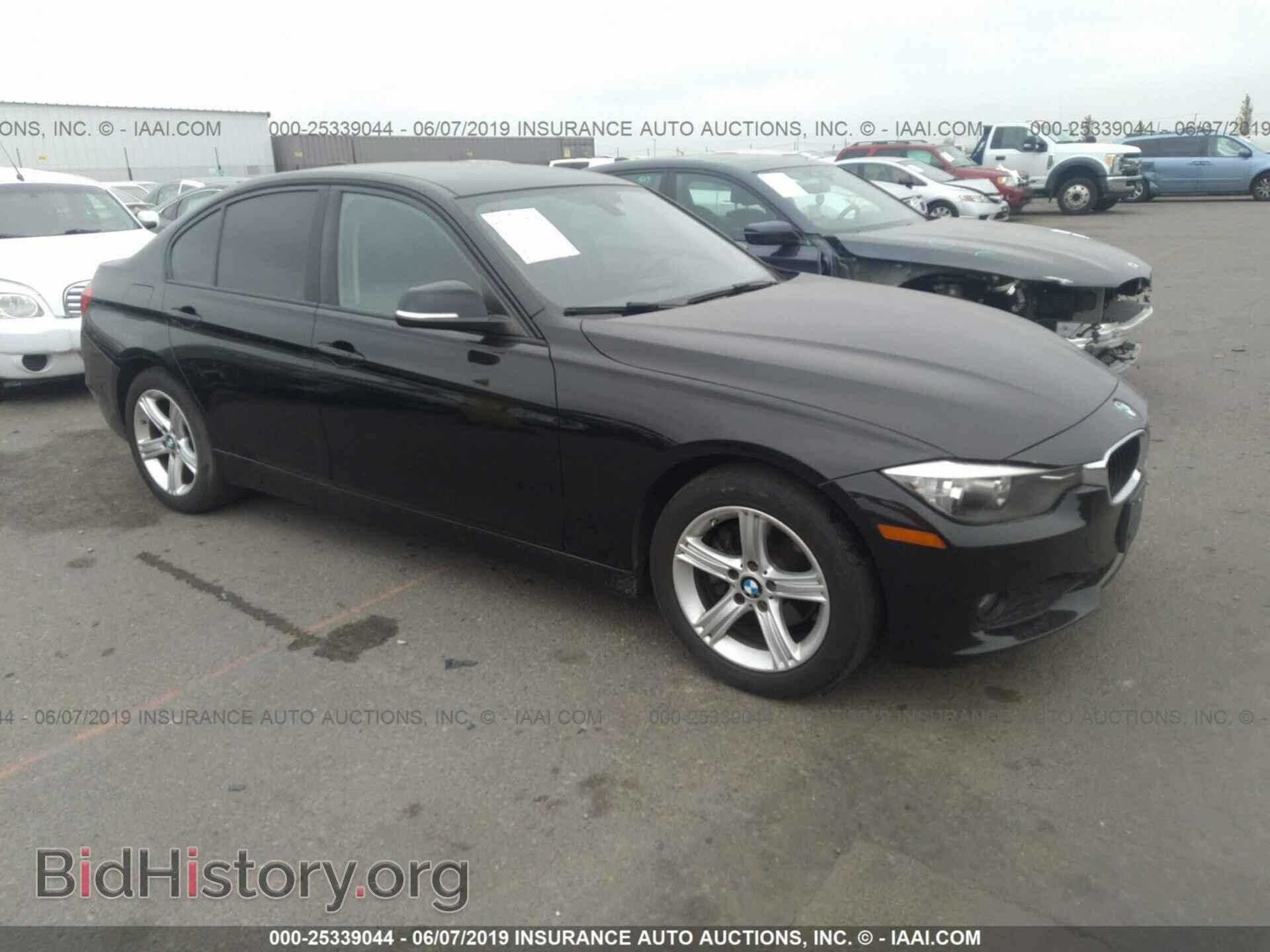 Photo WBA3B1C56FK141377 - BMW 320 2015