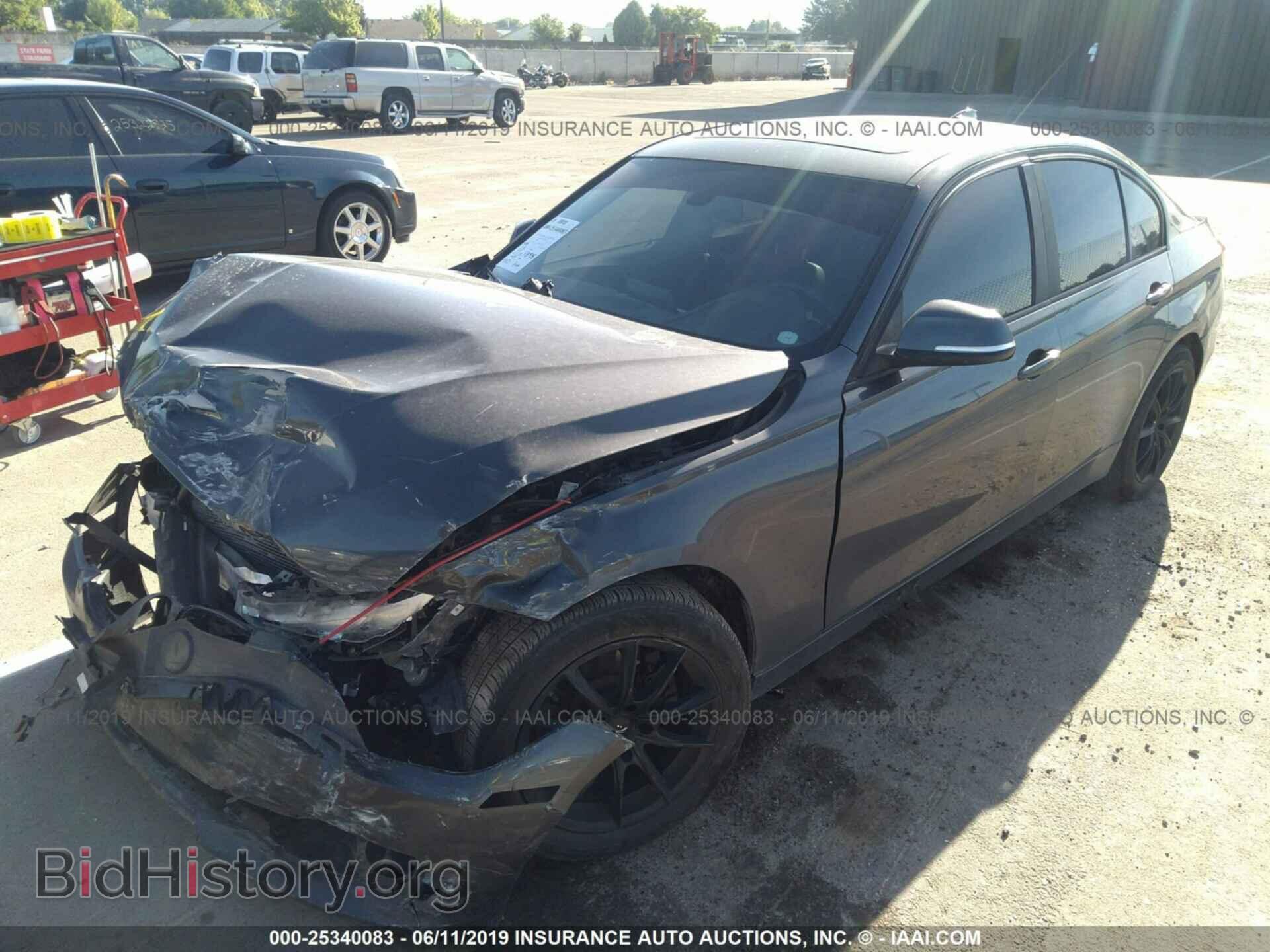 2013 BMW 328 - VIN: WBA3B5G5XDNS03733 - Фото 2