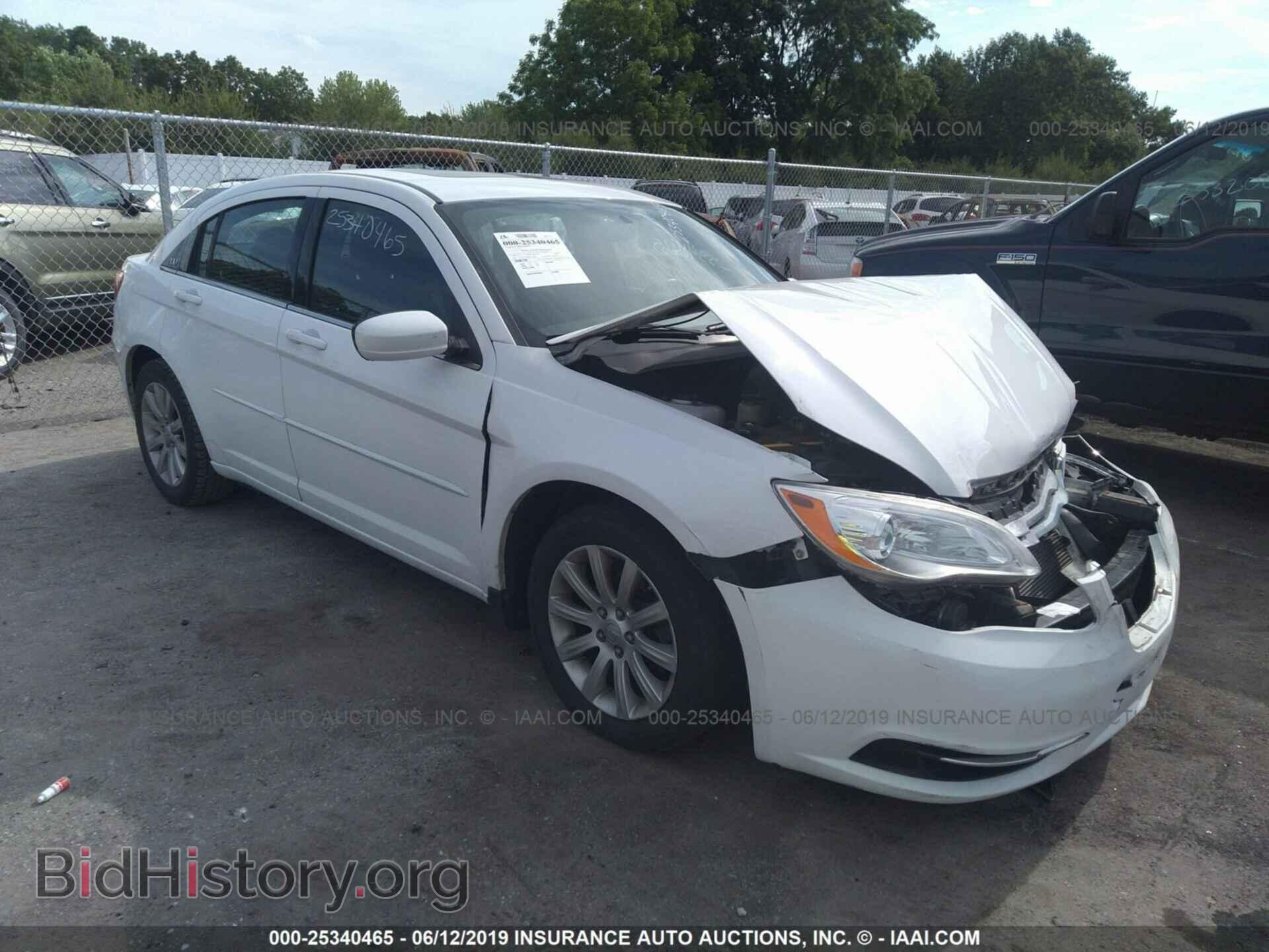 Photo 1C3BC1FG8BN553158 - CHRYSLER 200 2011