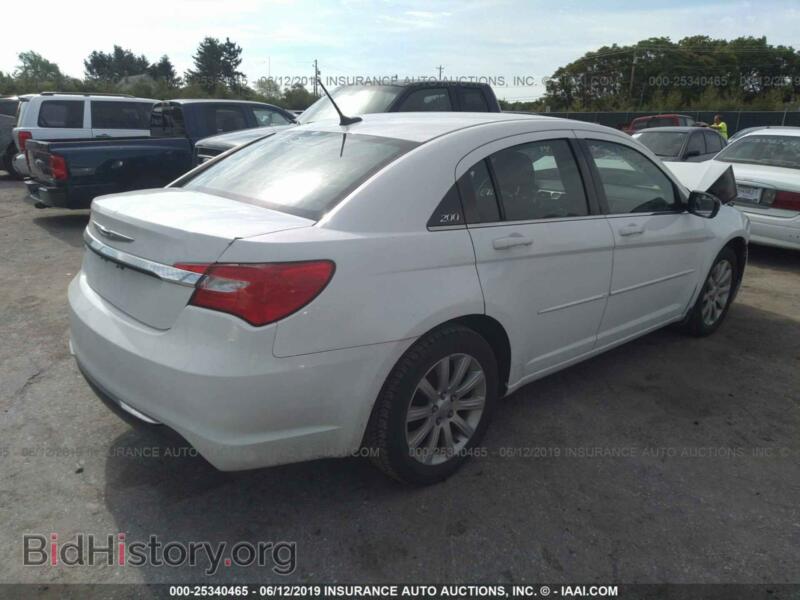2011 Chrysler 200 (VIN 1C3BC1FG8BN553158) — photo 4 of 10