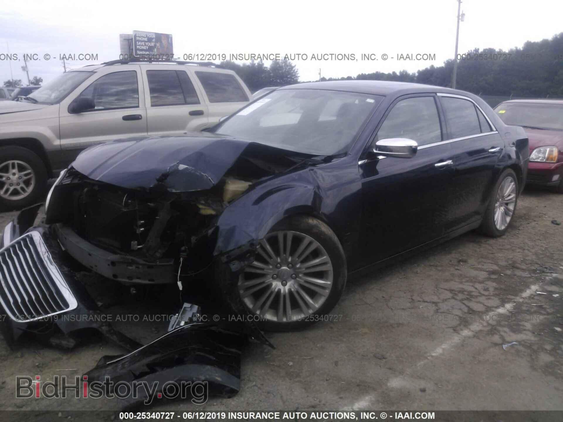 2012 CHRYSLER 300 - VIN: 2C3CCACG2CH137030 - Фото 2