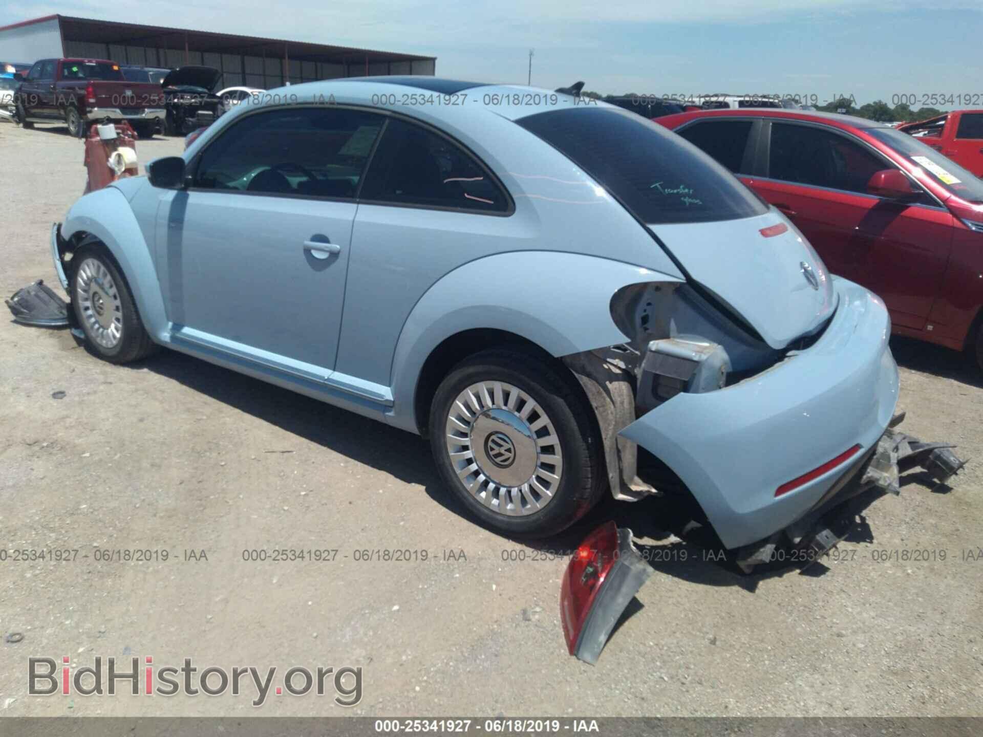 2014 VOLKSWAGEN BEETLE - VIN: 3VWJX7AT7EM631296 - Фото 3