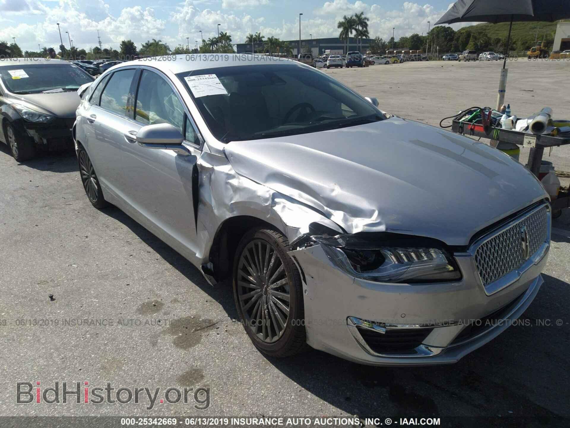 Фотография 3LN6L5E95HR666056 - LINCOLN MKZ 2017
