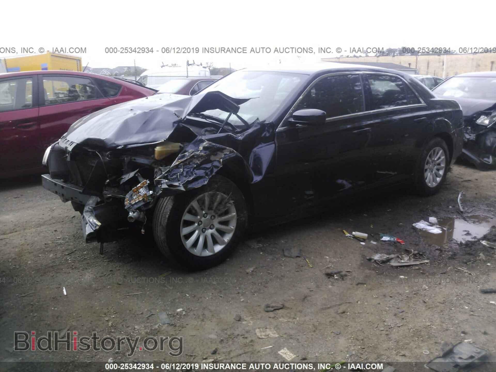 2012 CHRYSLER 300 - VIN: 2C3CCAAG4CH289328 - Фото 2