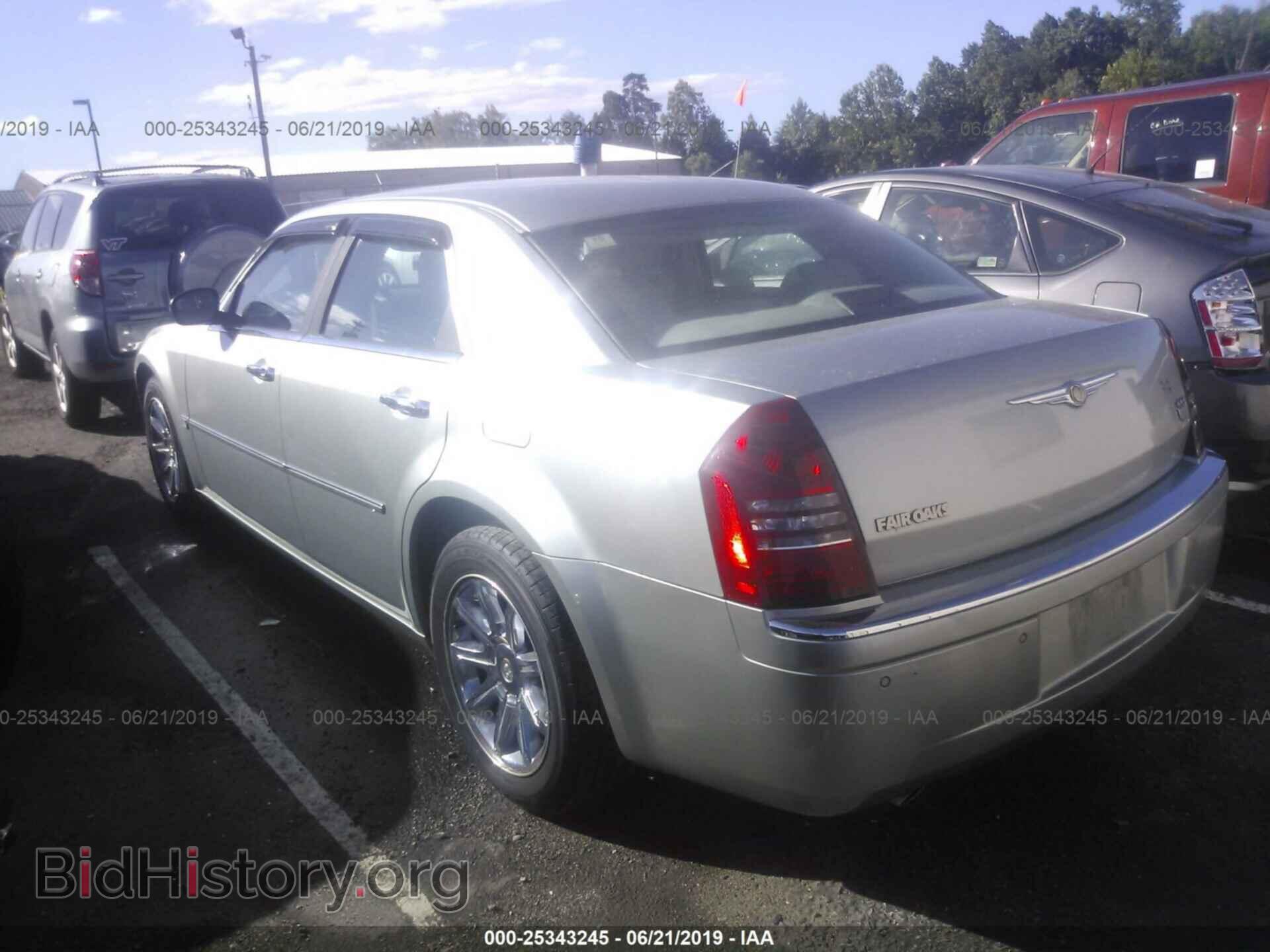 2006 CHRYSLER 300C - VIN: 2C3LA63H56H125003 - Фото 3