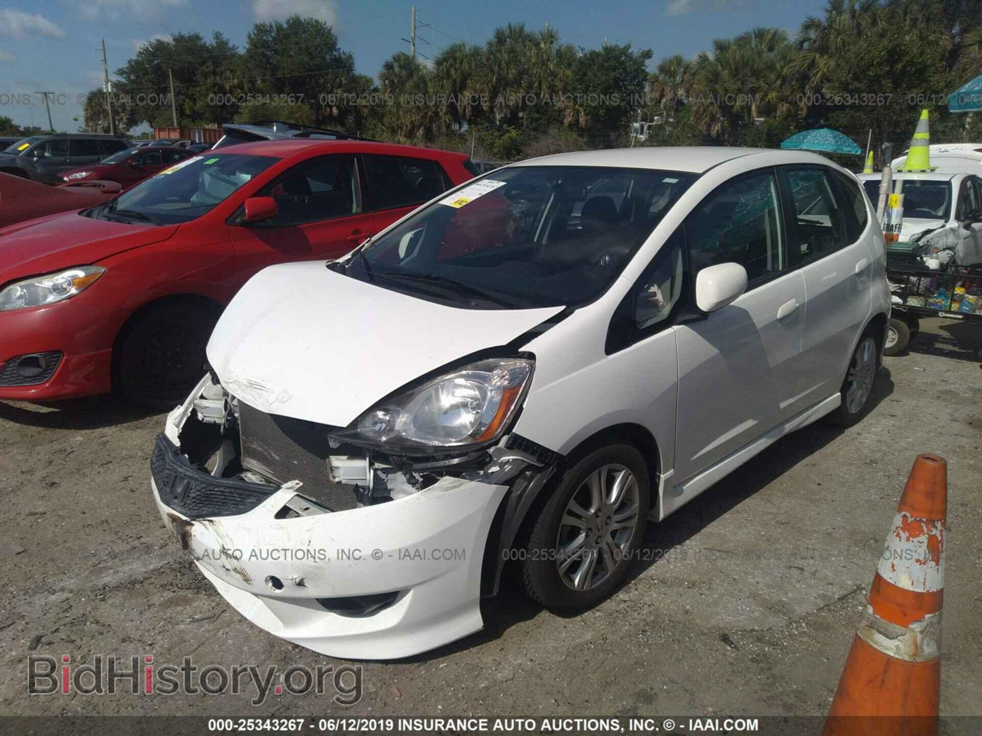 2011 HONDA FIT - VIN: JHMGE8H57BS003708 - Фото 2