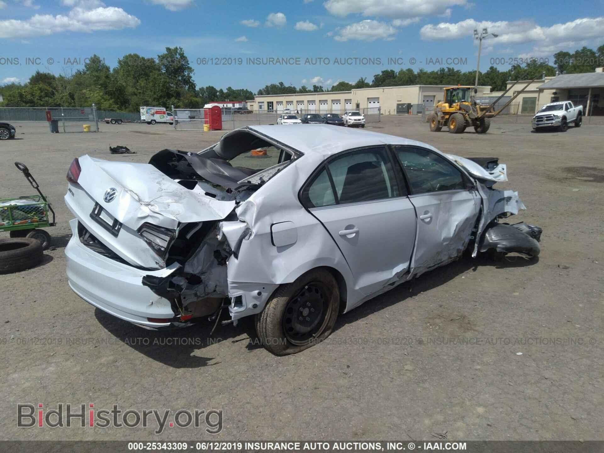 2017 VOLKSWAGEN JETTA - VIN: 3VW2B7AJ2HM410405 - Photo 4