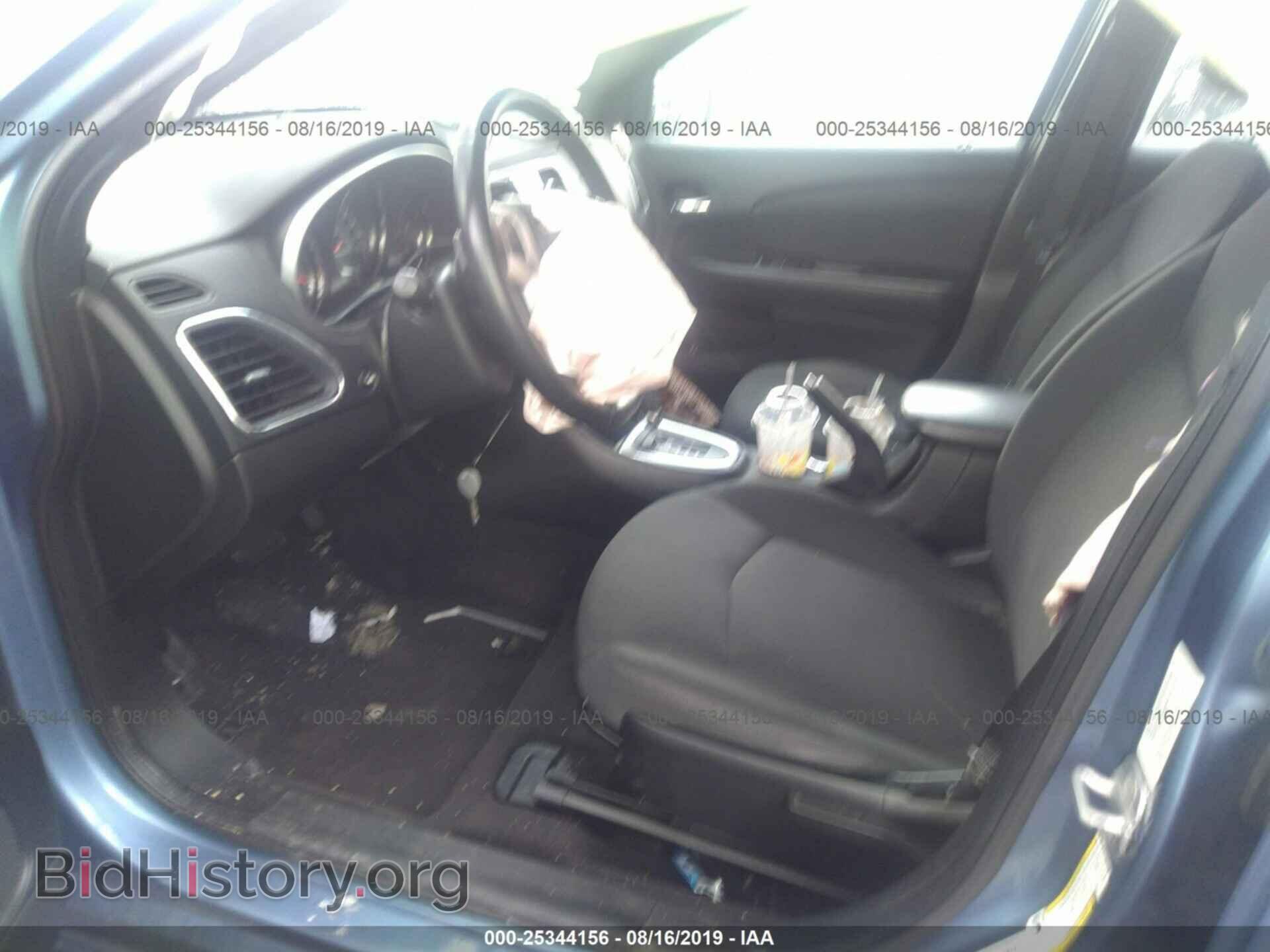 2011 CHRYSLER 200 - VIN: 1C3BC1FB6BN570495 - Фото 5